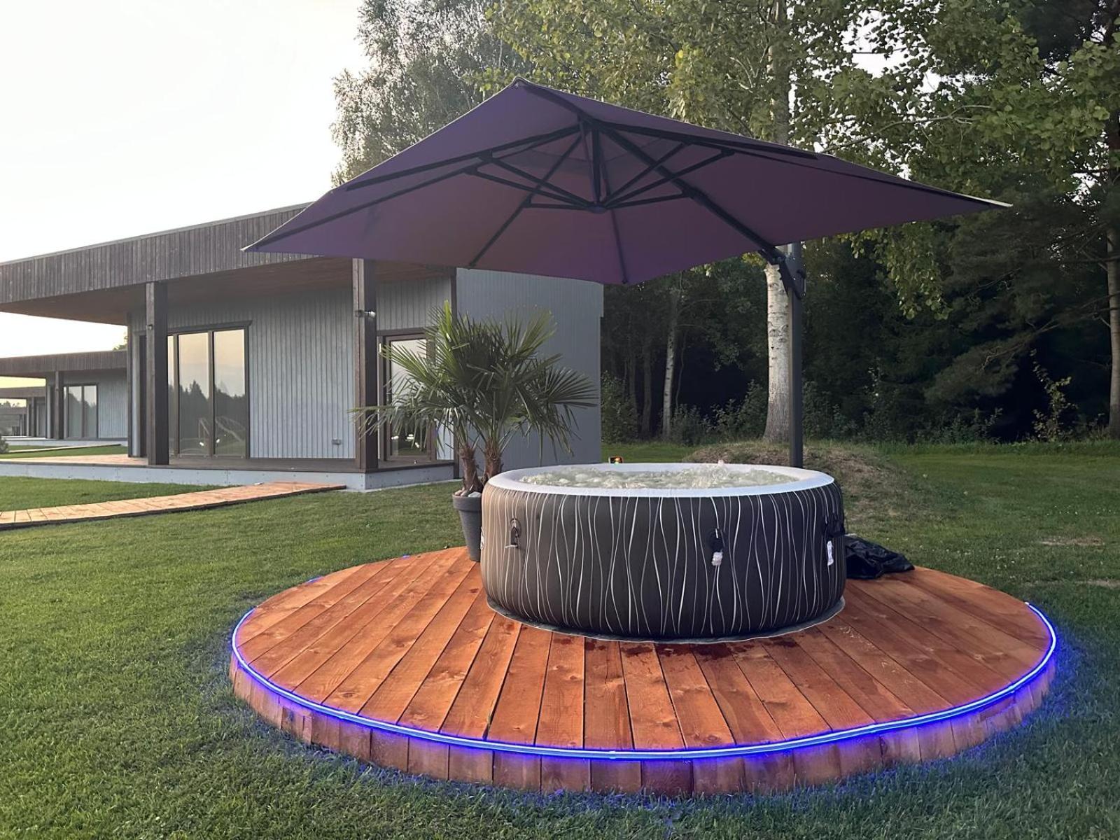 Hotel Five Pine Resort - Image 1