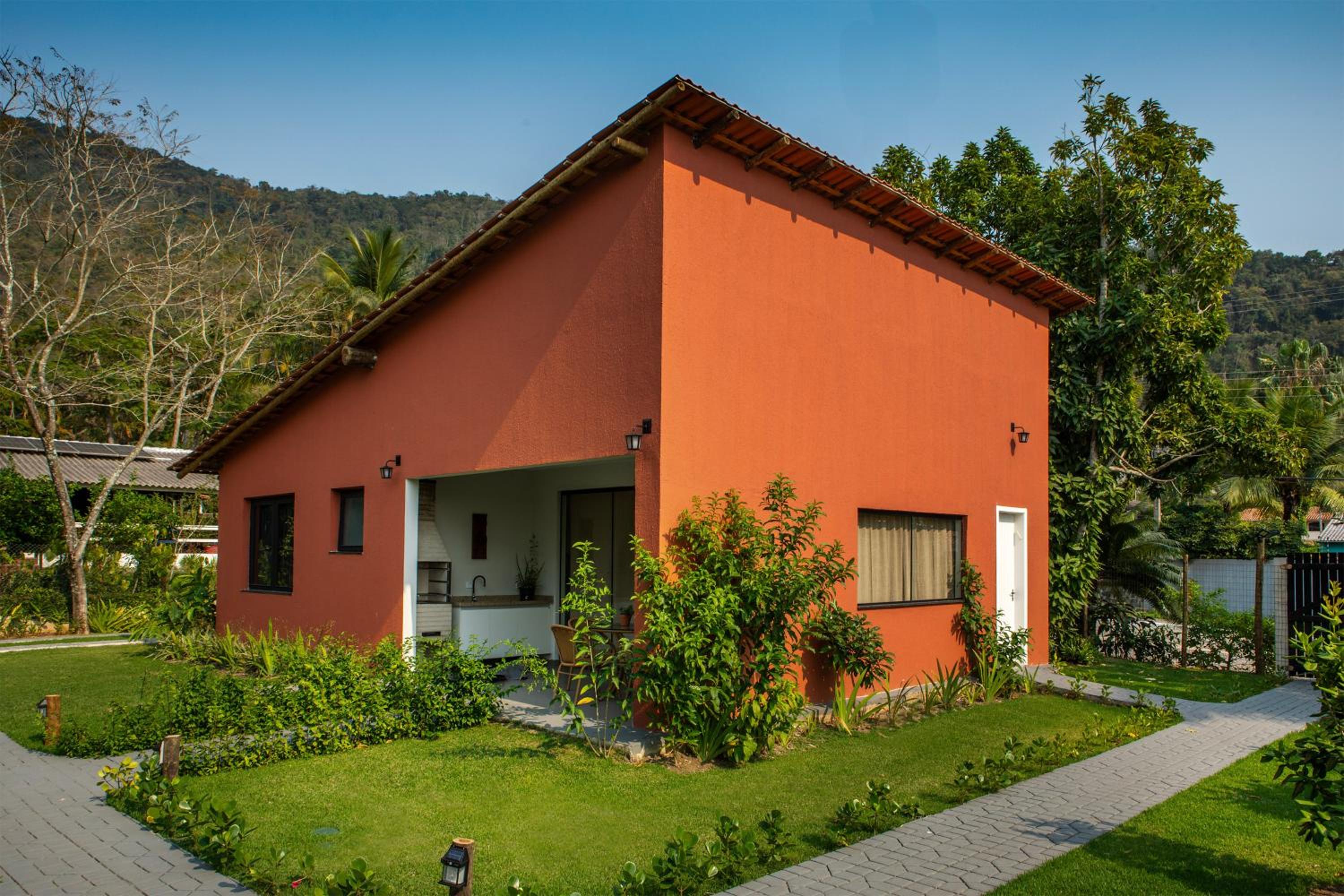 Casas aconchegantes com piscina na encantadora Praia das Cigarras
