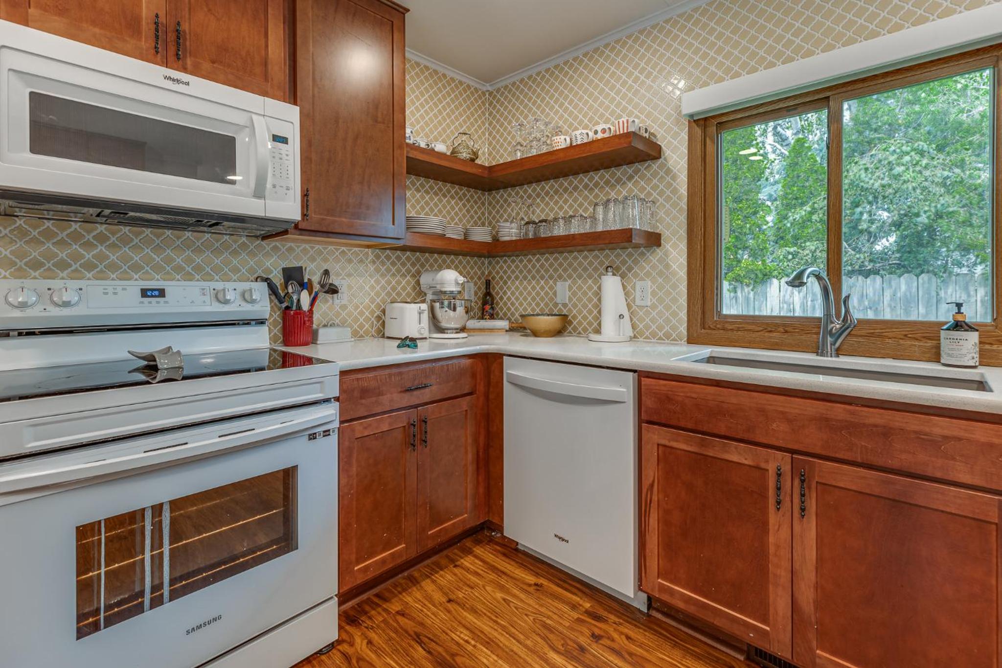 Beautiful 3BR Home Near Lake MI view 5