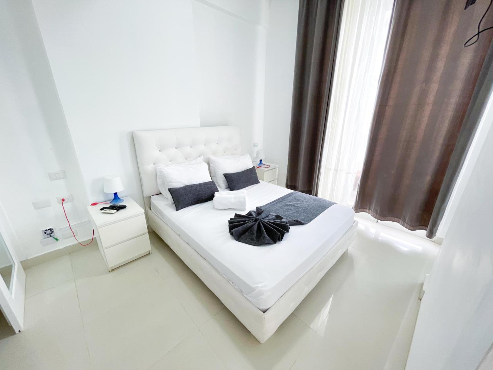 apartment with ac and wifi pool on the roof city center view 3