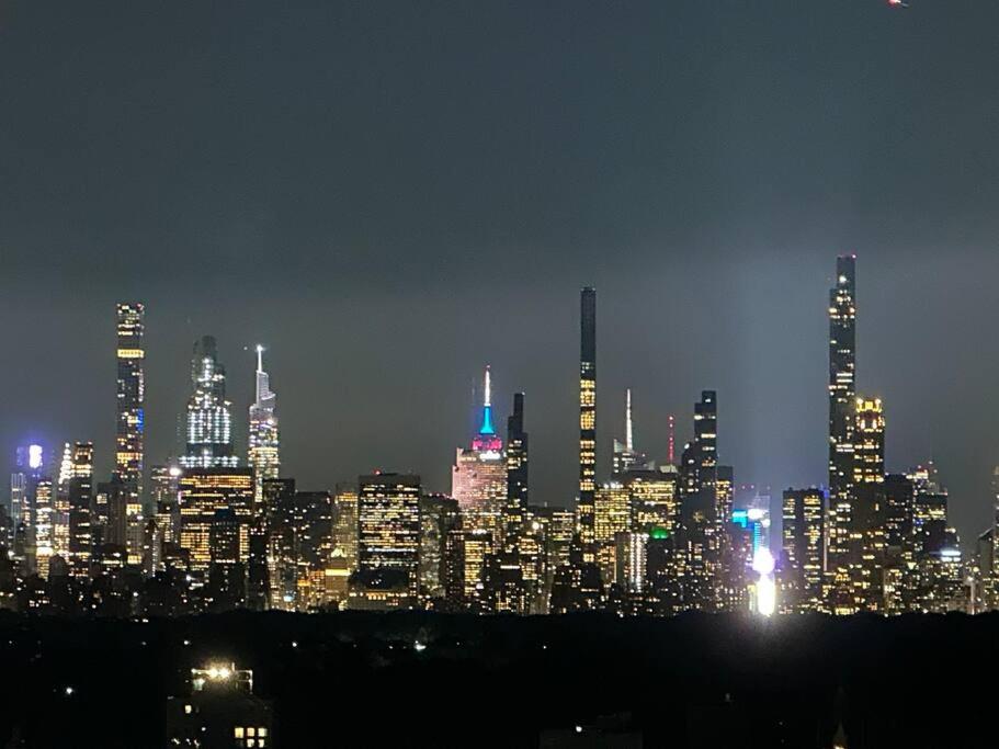 City Views, Modern NYC Oasis Retreat