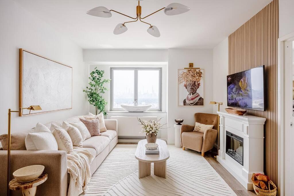 City Views, Modern NYC Oasis Retreat
