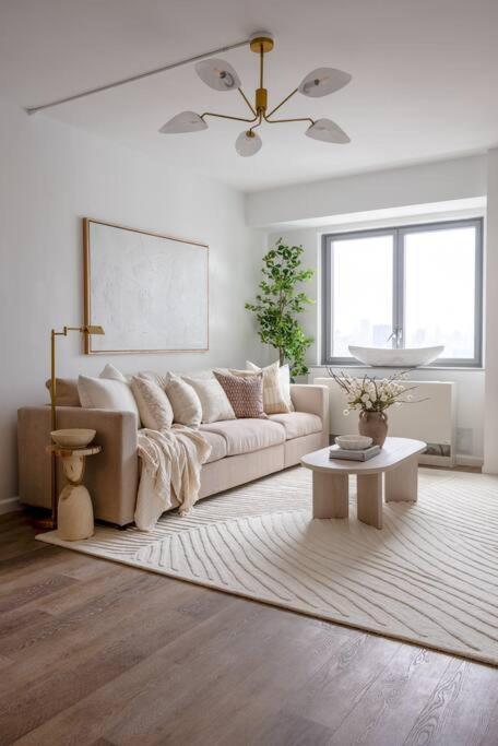 City Views, Modern NYC Oasis Retreat