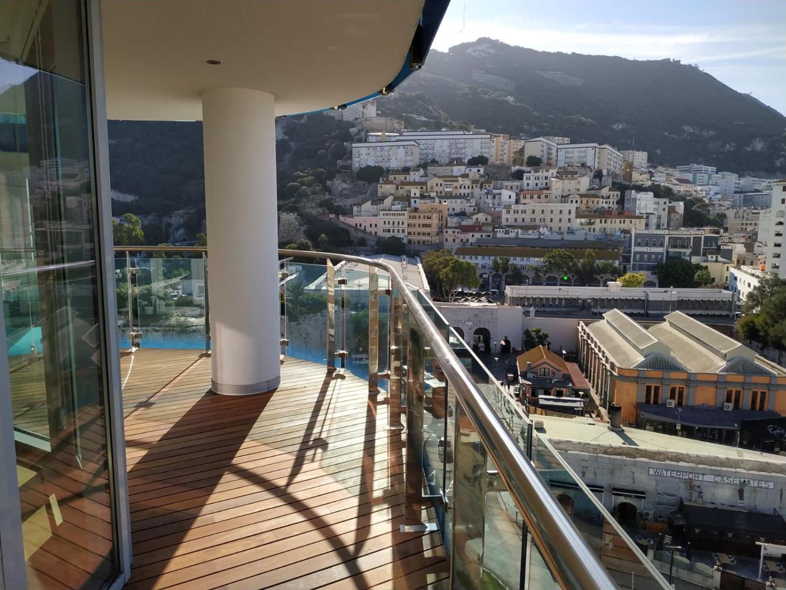 Family apartment with swimming pools 3 bedroom 2 bathroom Rock facing view 5