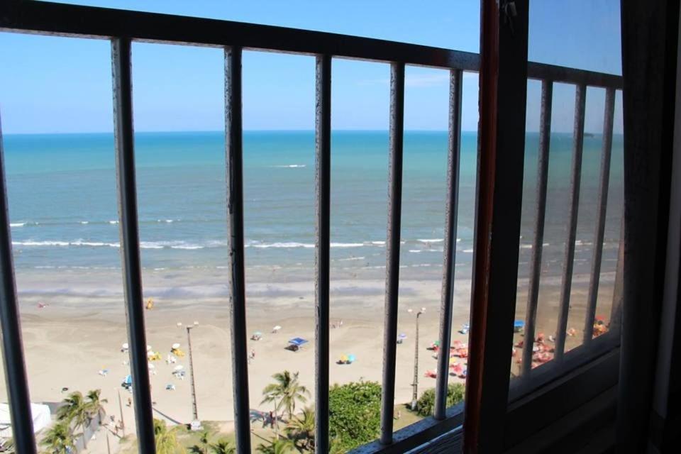 Peruíbe - prédio redondo - apartamentos frente ao mar