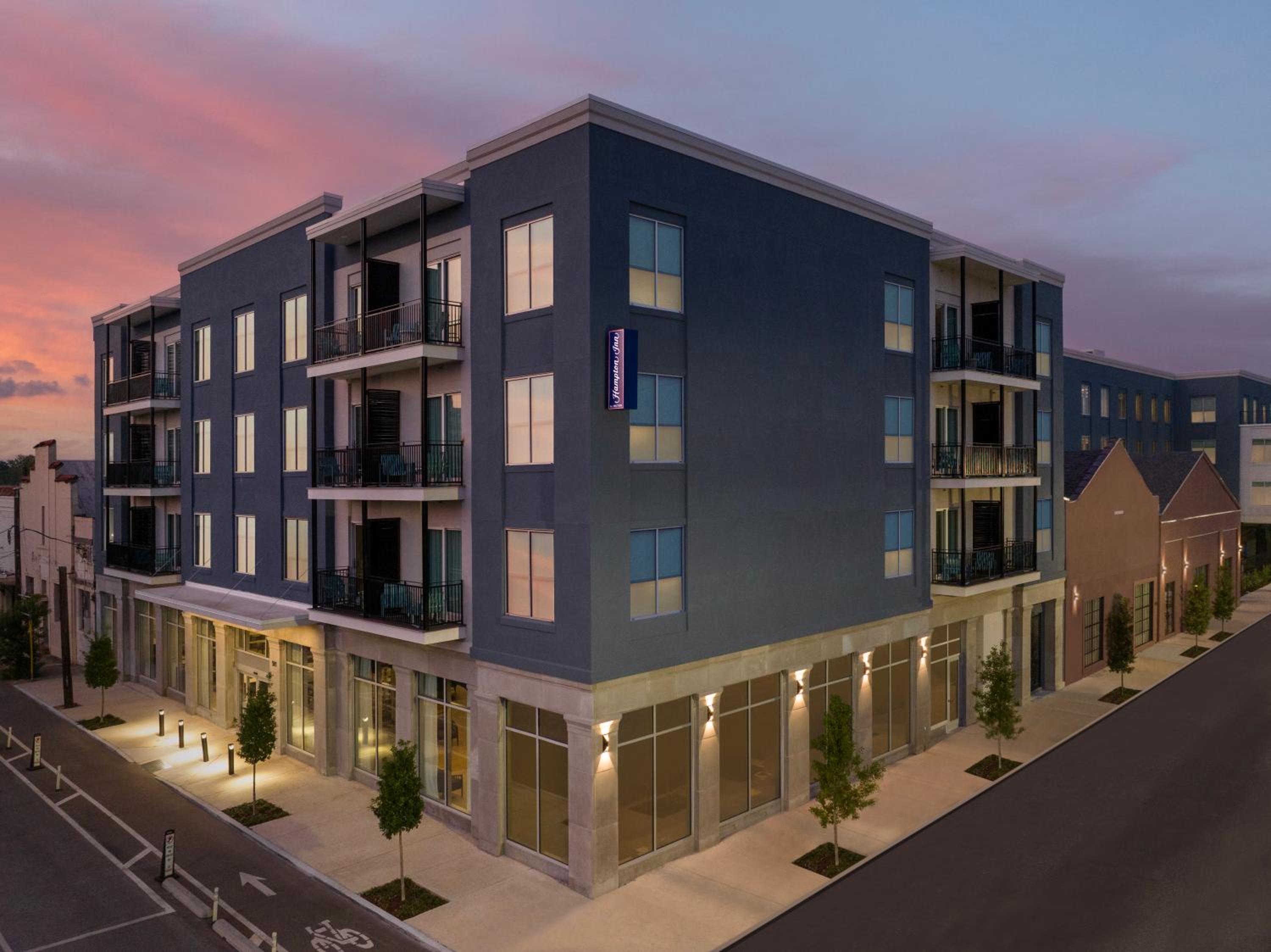 Hotel Hampton Inn New Orleans French Quarter Market Area - Image 1