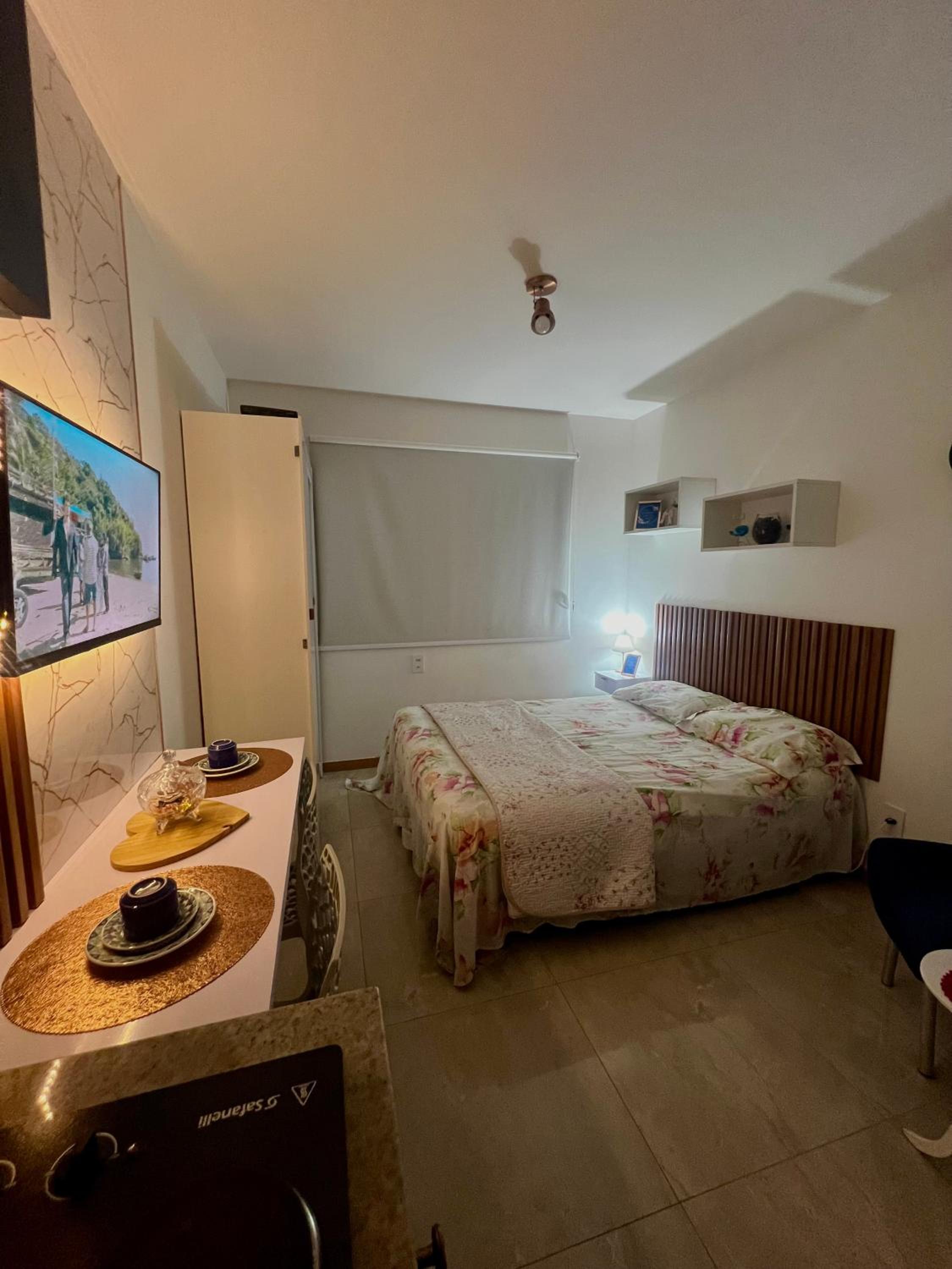 Studio na Orla de Salvador com piscina e garagem