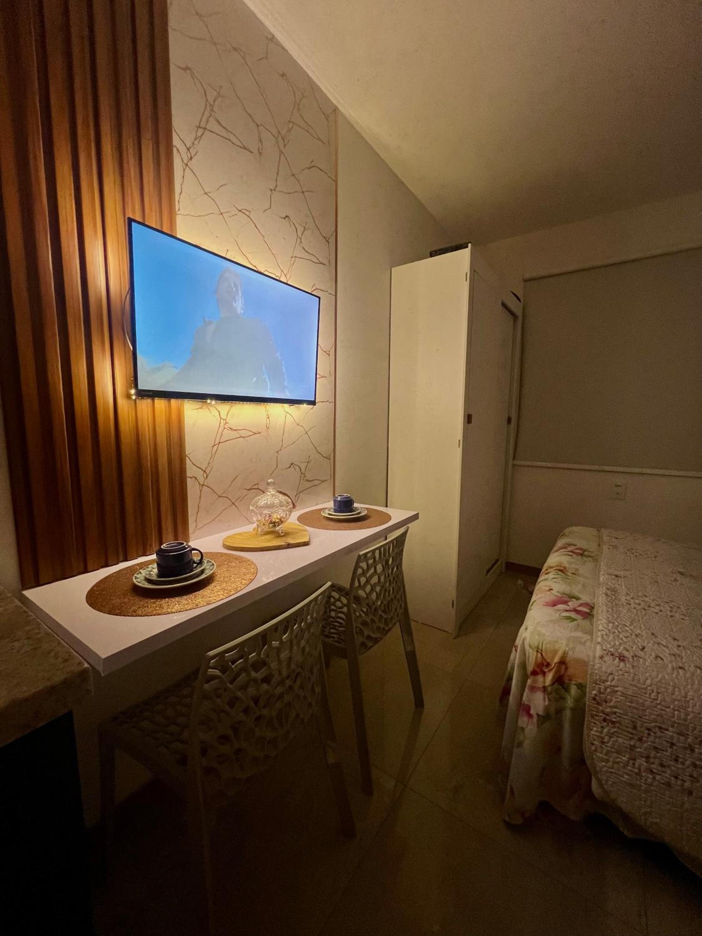 Studio na Orla de Salvador com piscina e garagem