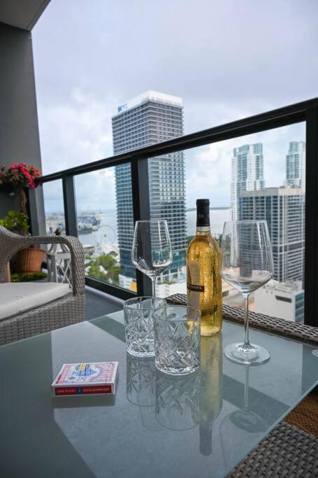 Miami Sky Luxury 27th Floor, Waterfront Balcony, Panoramic View & City Lights , Resort Pool,Gym,Spa Restaurants