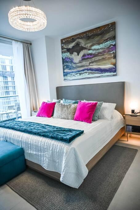 Miami Sky Luxury 27th Floor, Waterfront Balcony, Panoramic View & City Lights , Resort Pool,Gym,Spa Restaurants