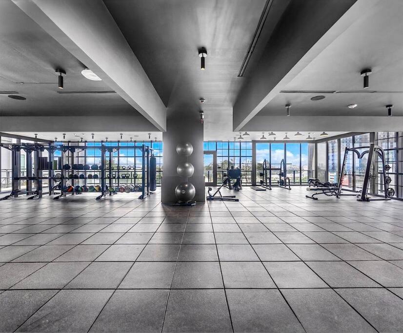 Miami Sky Luxury 27th Floor, Waterfront Balcony, Panoramic View & City Lights , Resort Pool,Gym,Spa Restaurants