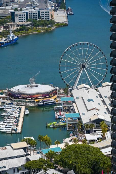 Miami Sky Luxury 27th Floor, Waterfront Balcony, Panoramic View & City Lights , Resort Pool,Gym,Spa Restaurants