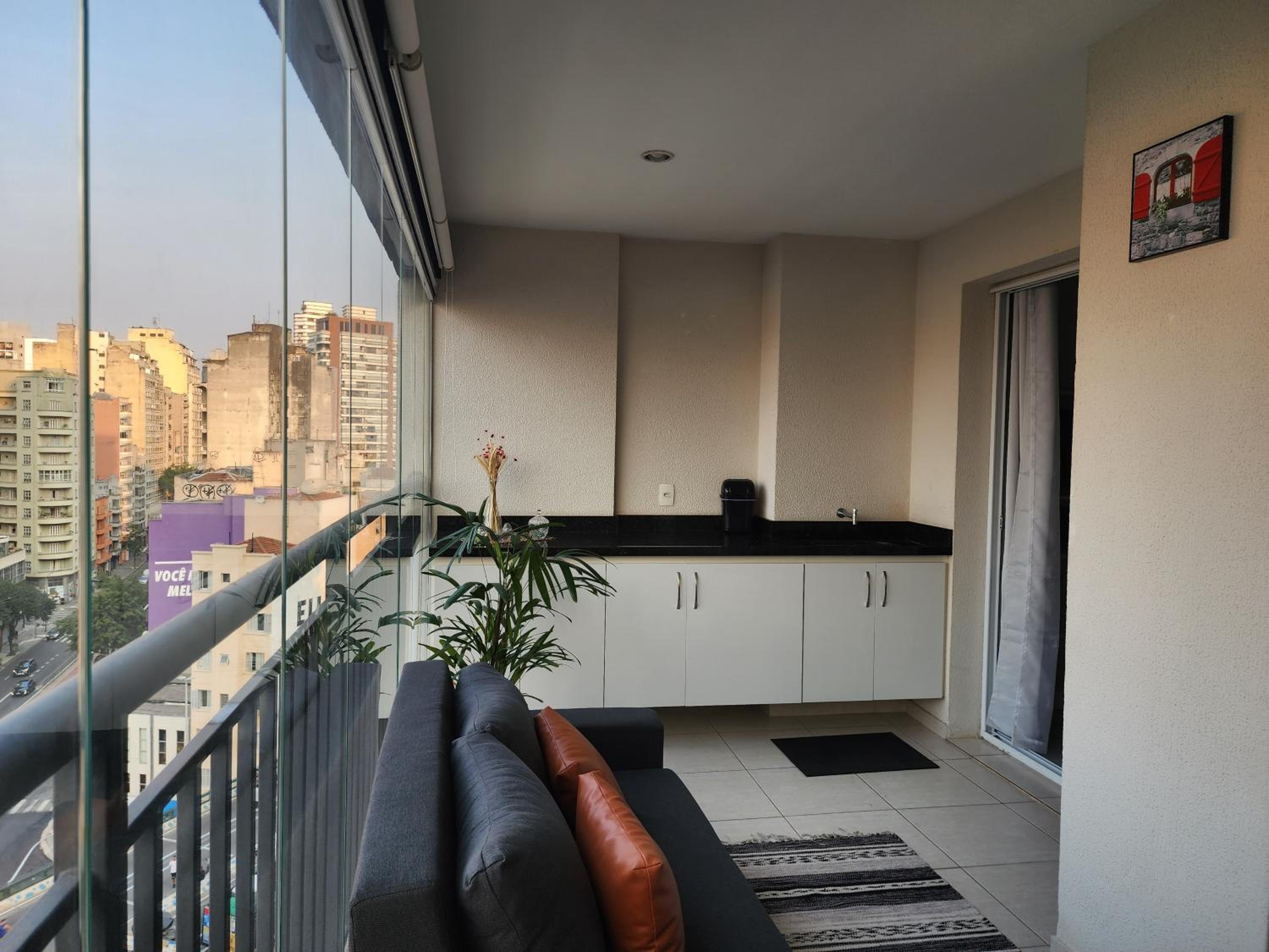 FLAT COMPLETO no METRÔ SANTA CECILIA com PISCINA - SAUNA - GARAGEM