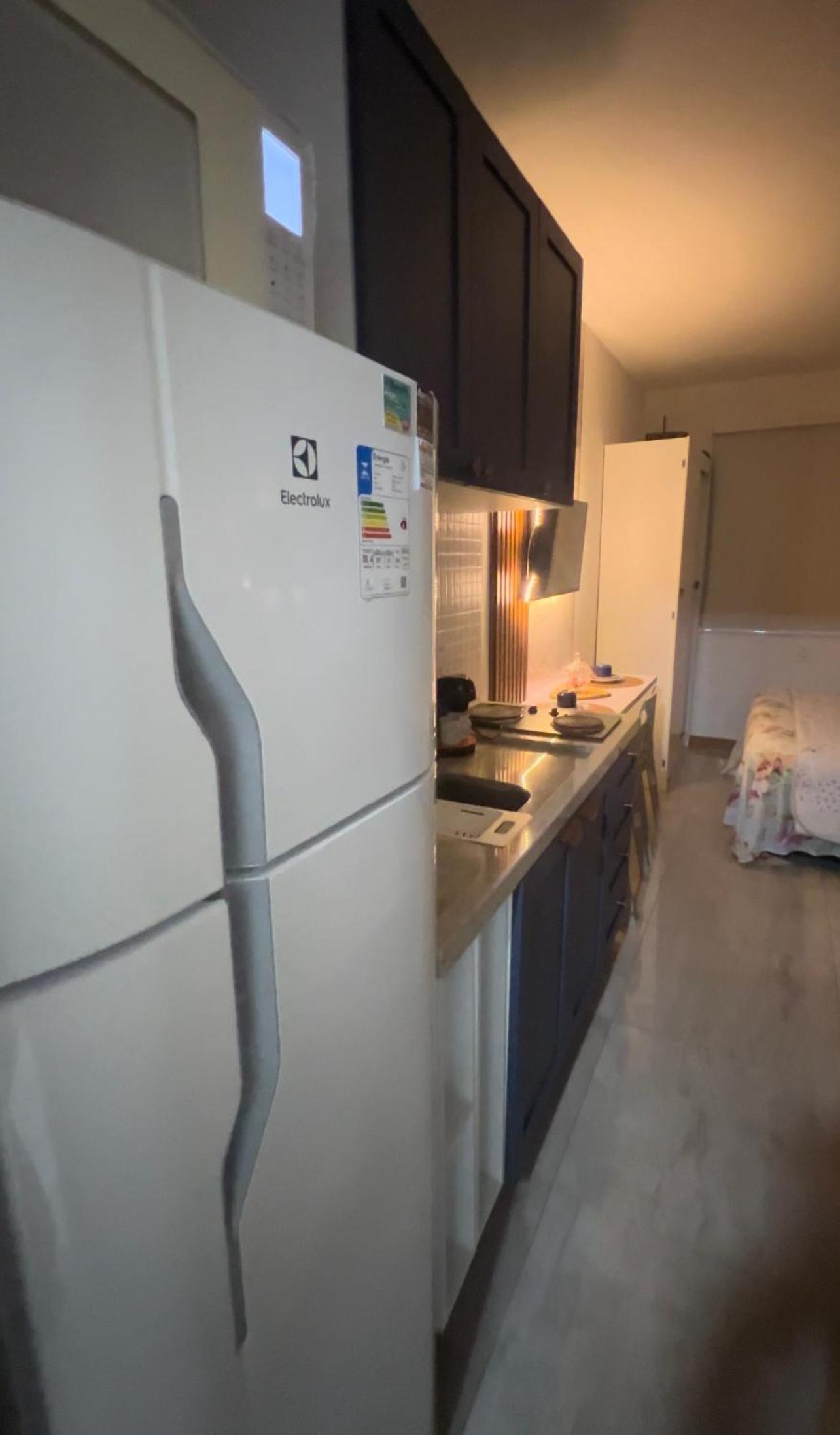 Studio na Orla de Salvador com piscina e garagem