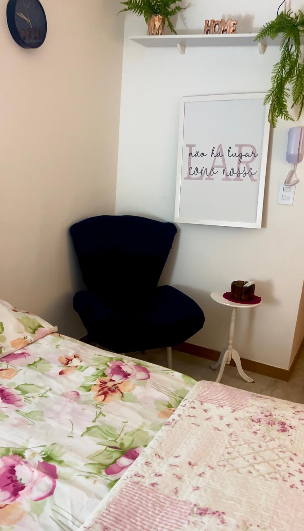 Studio na Orla de Salvador com piscina e garagem
