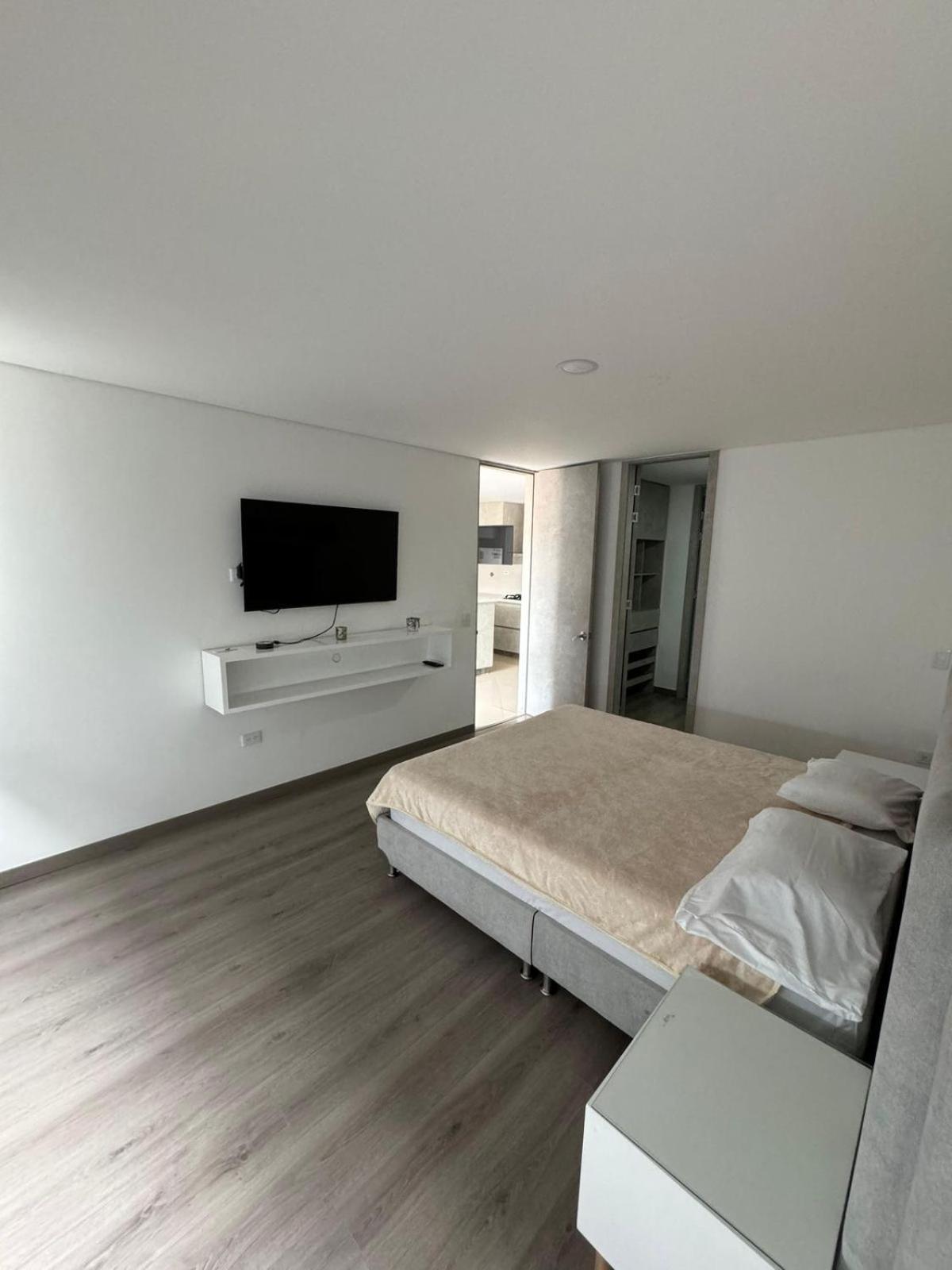 Modern 3 Bedroom Apartment with balcony