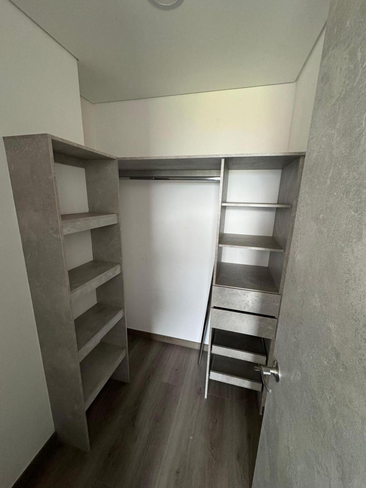 Modern 3 Bedroom Apartment with balcony