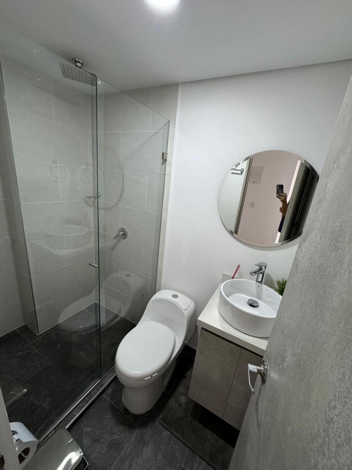 Modern 3 Bedroom Apartment with balcony