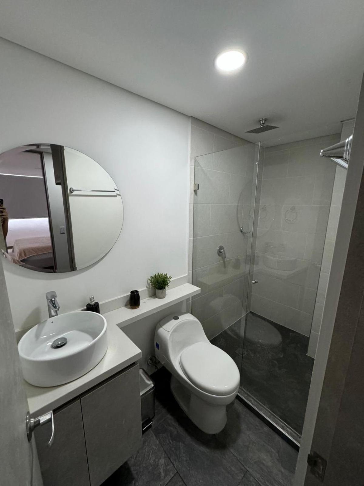 Modern 3 Bedroom Apartment with balcony
