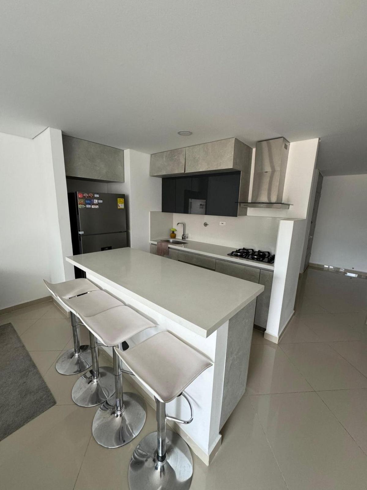 Modern 3 Bedroom Apartment with balcony
