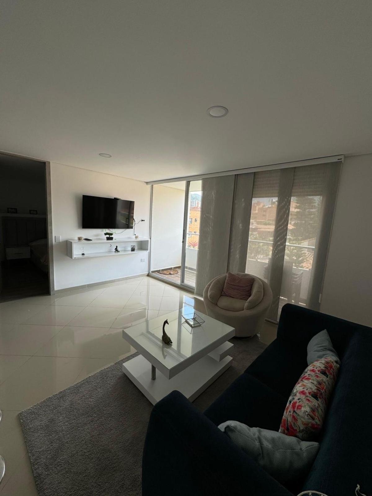 Modern 3 Bedroom Apartment with balcony