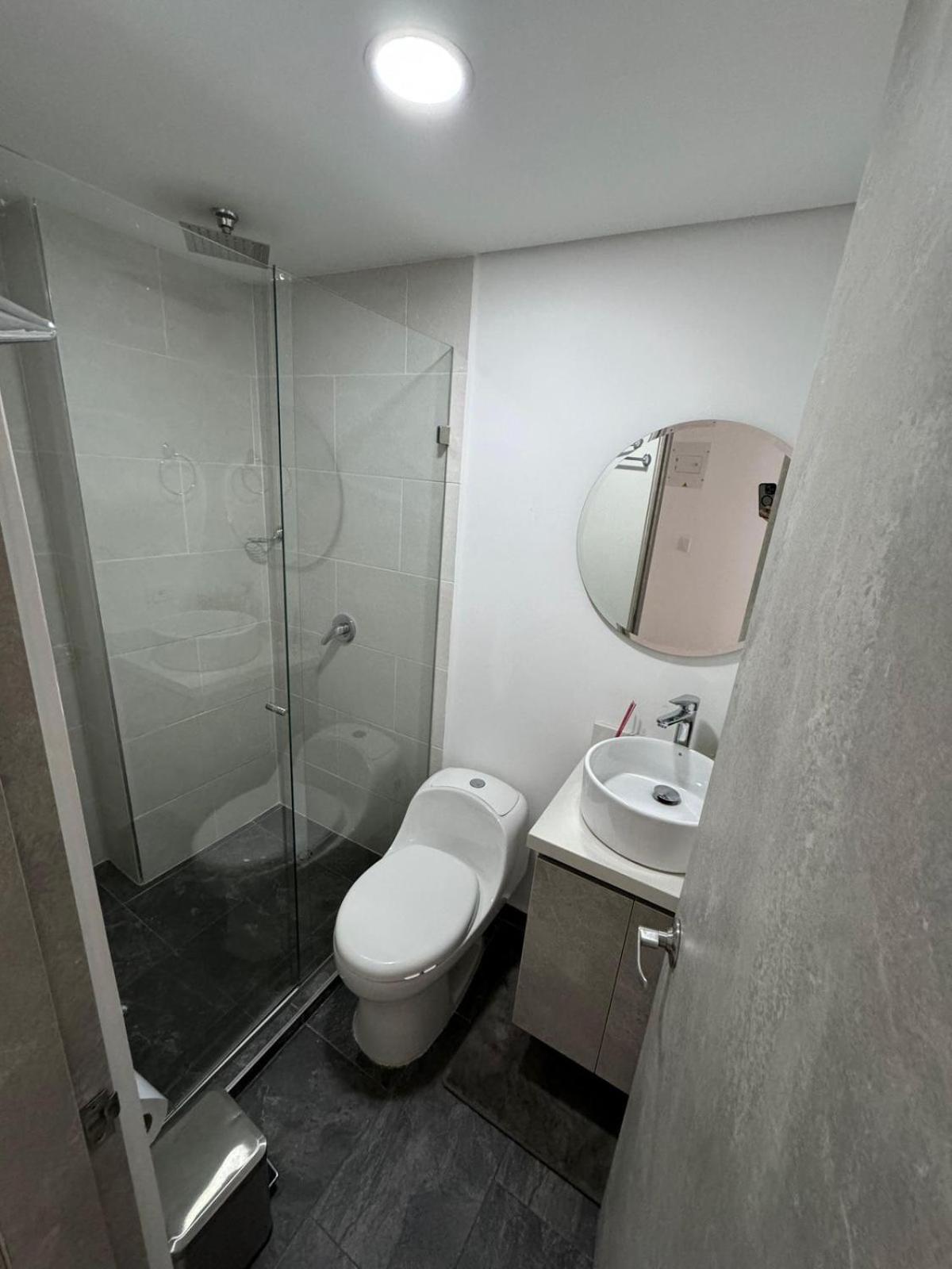 Modern 3 Bedroom Apartment with balcony