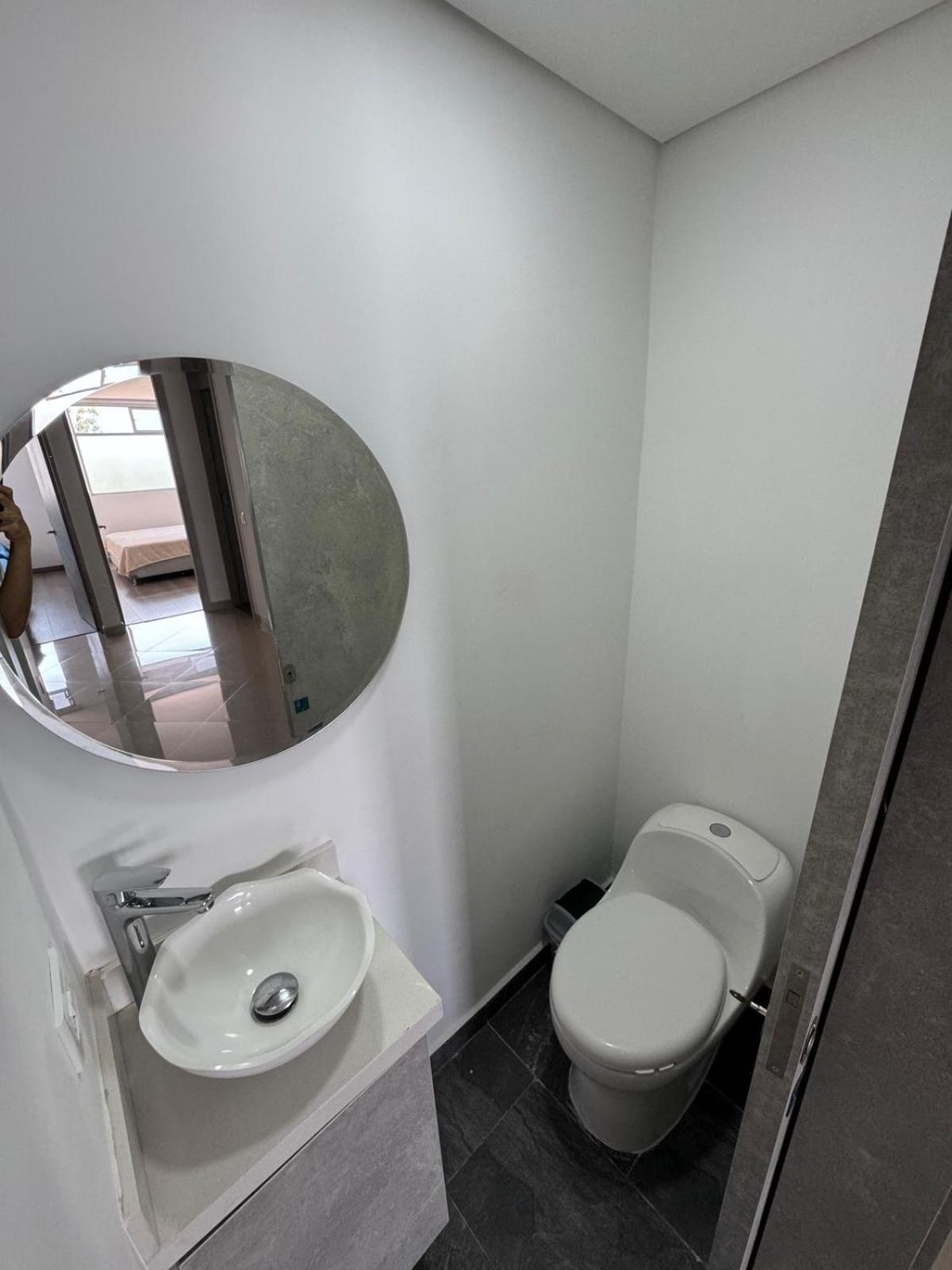 Modern 3 Bedroom Apartment with balcony