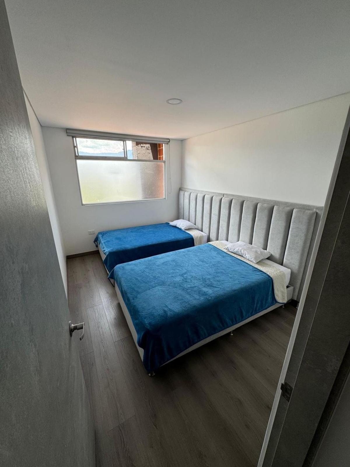 Modern 3 Bedroom Apartment with balcony