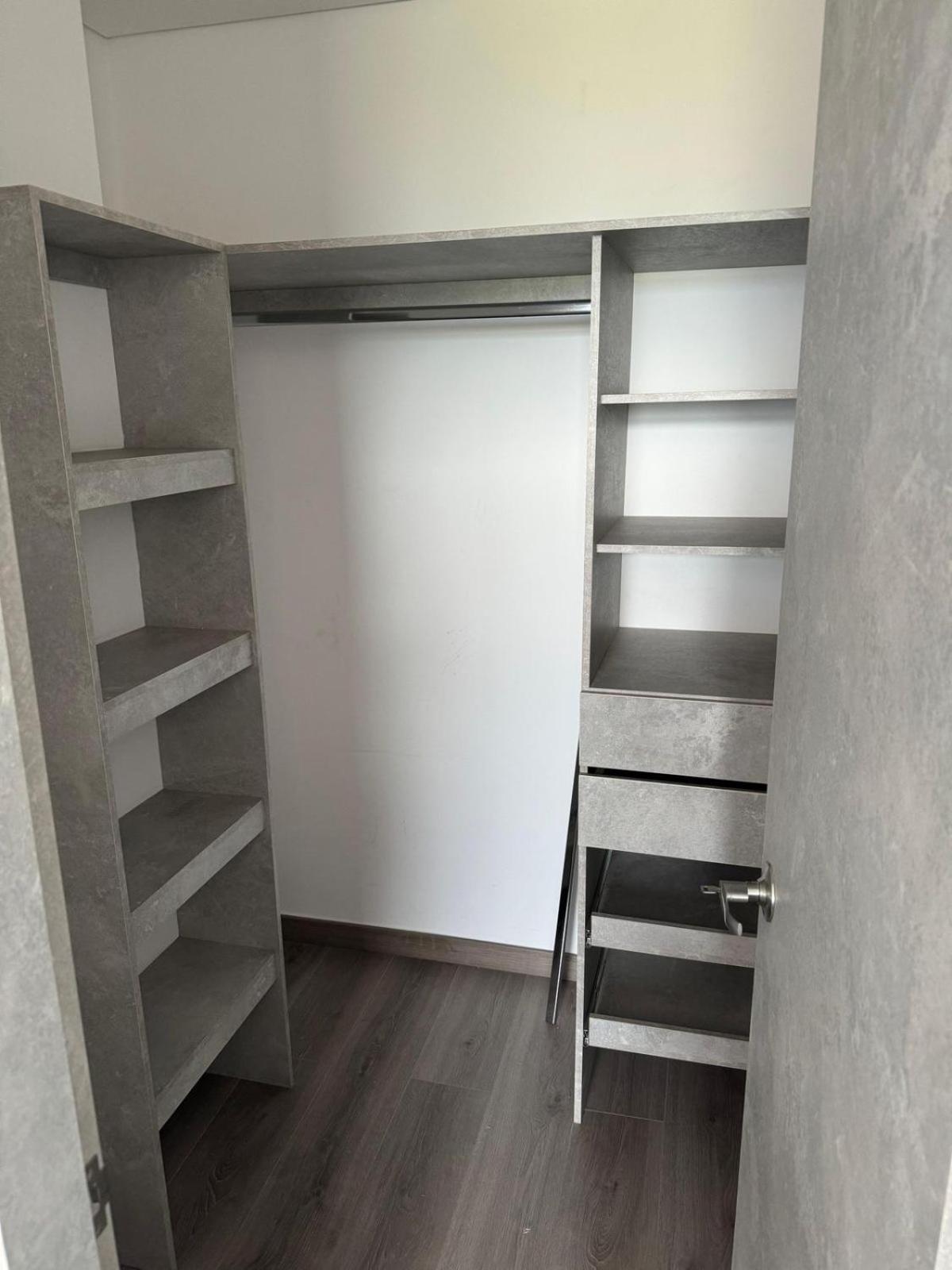 Modern 3 Bedroom Apartment with balcony