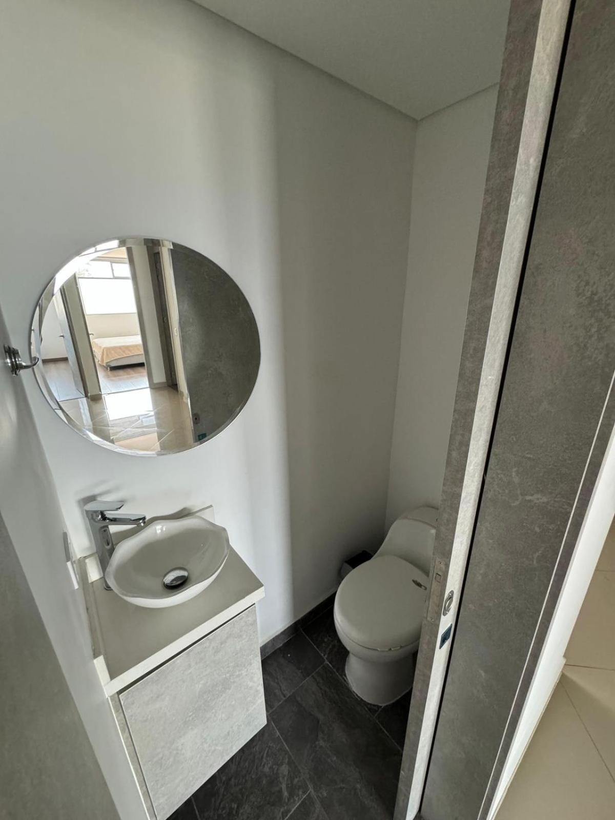 Modern 3 Bedroom Apartment with balcony