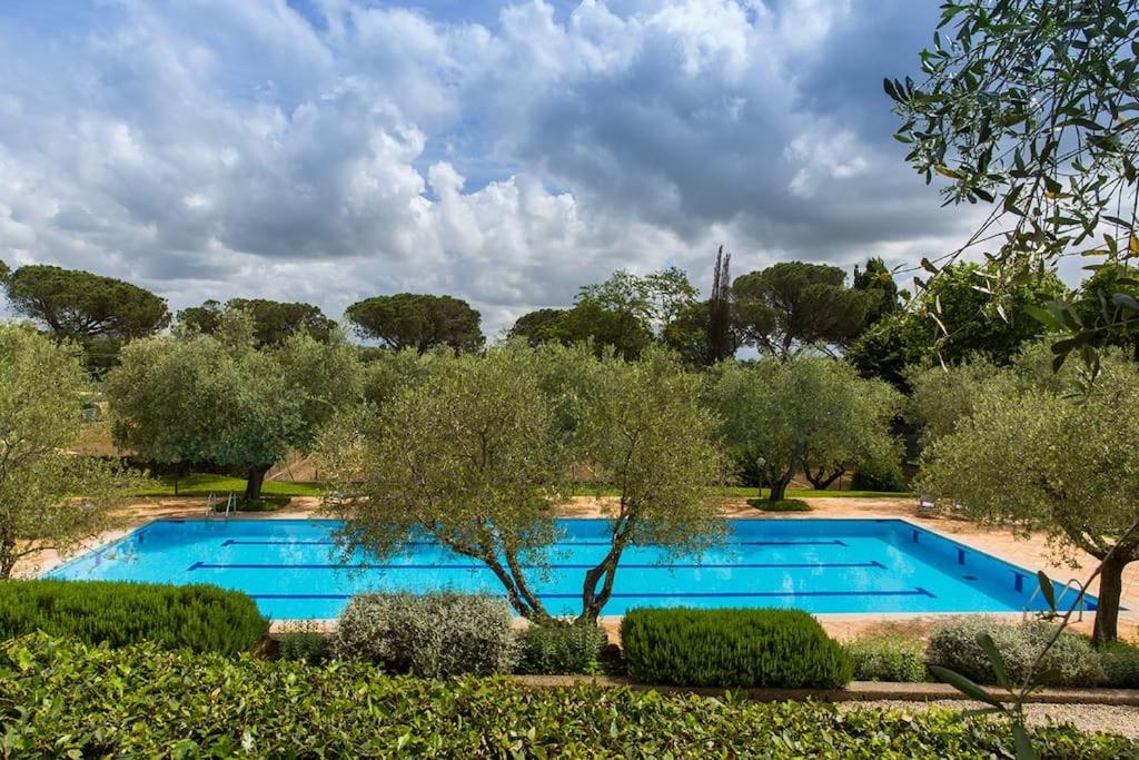 Rome, Villa Anna in the countryside private pool view 2
