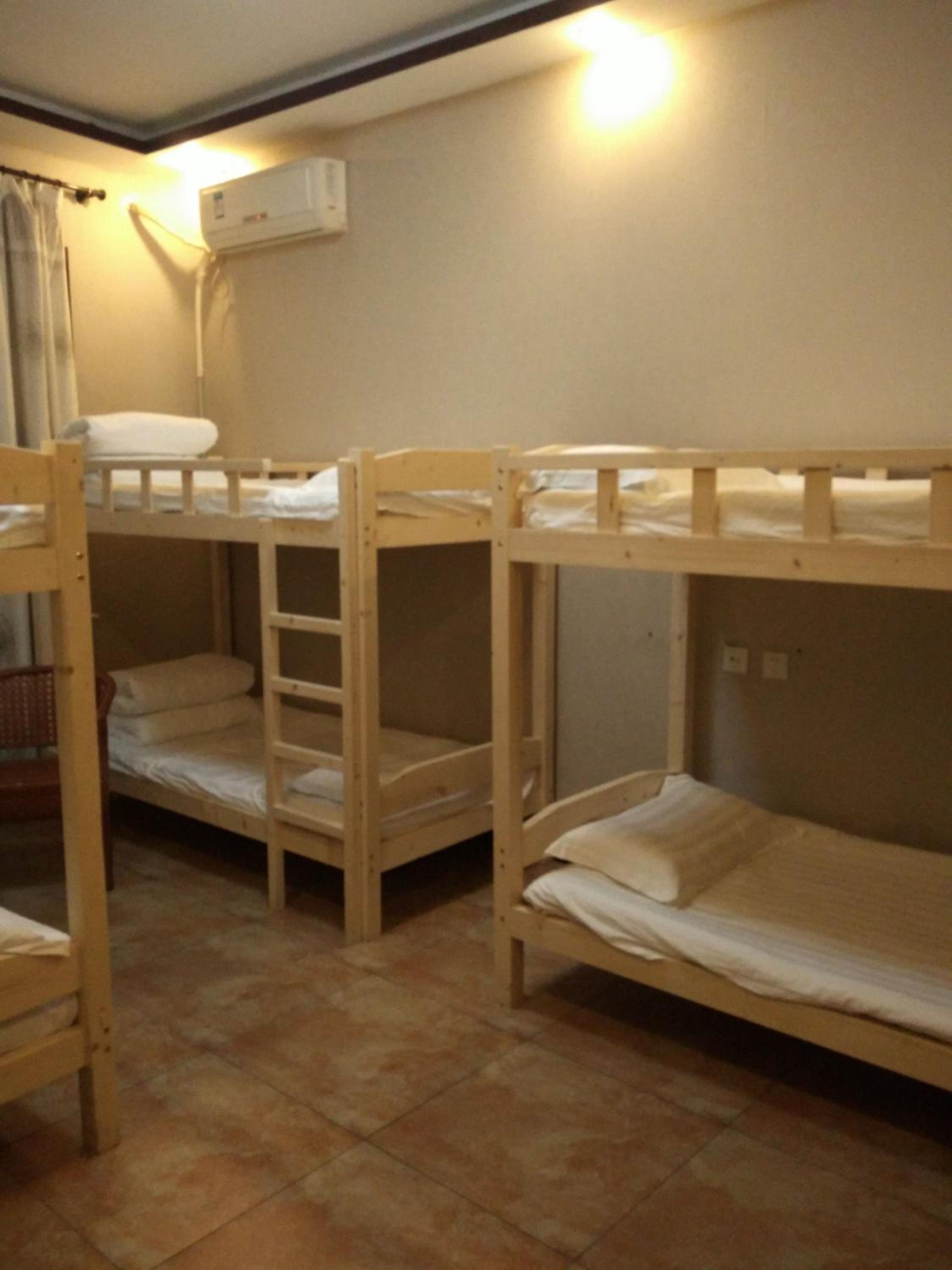 Huashan International Youth Hostel