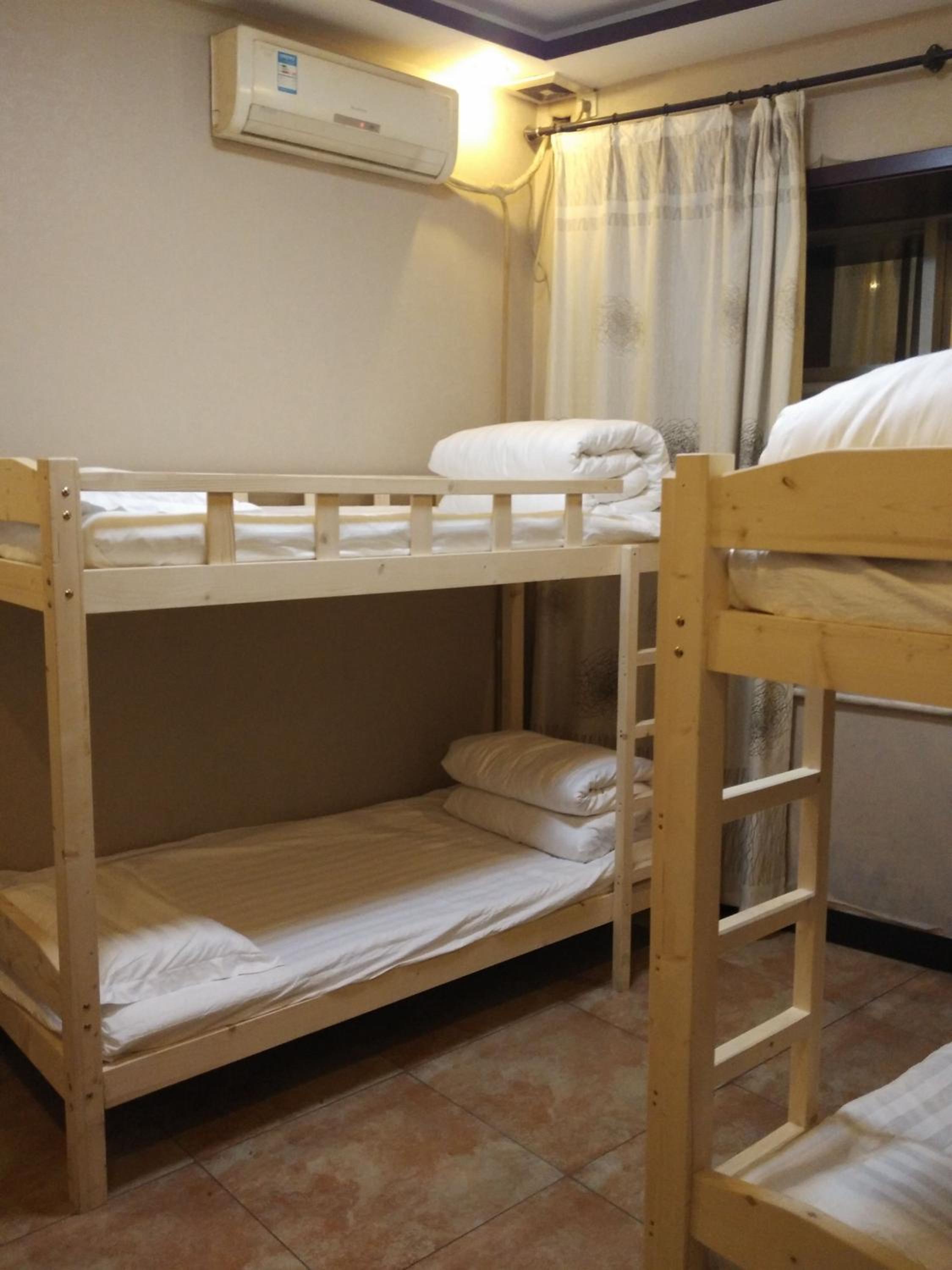 Huashan International Youth Hostel