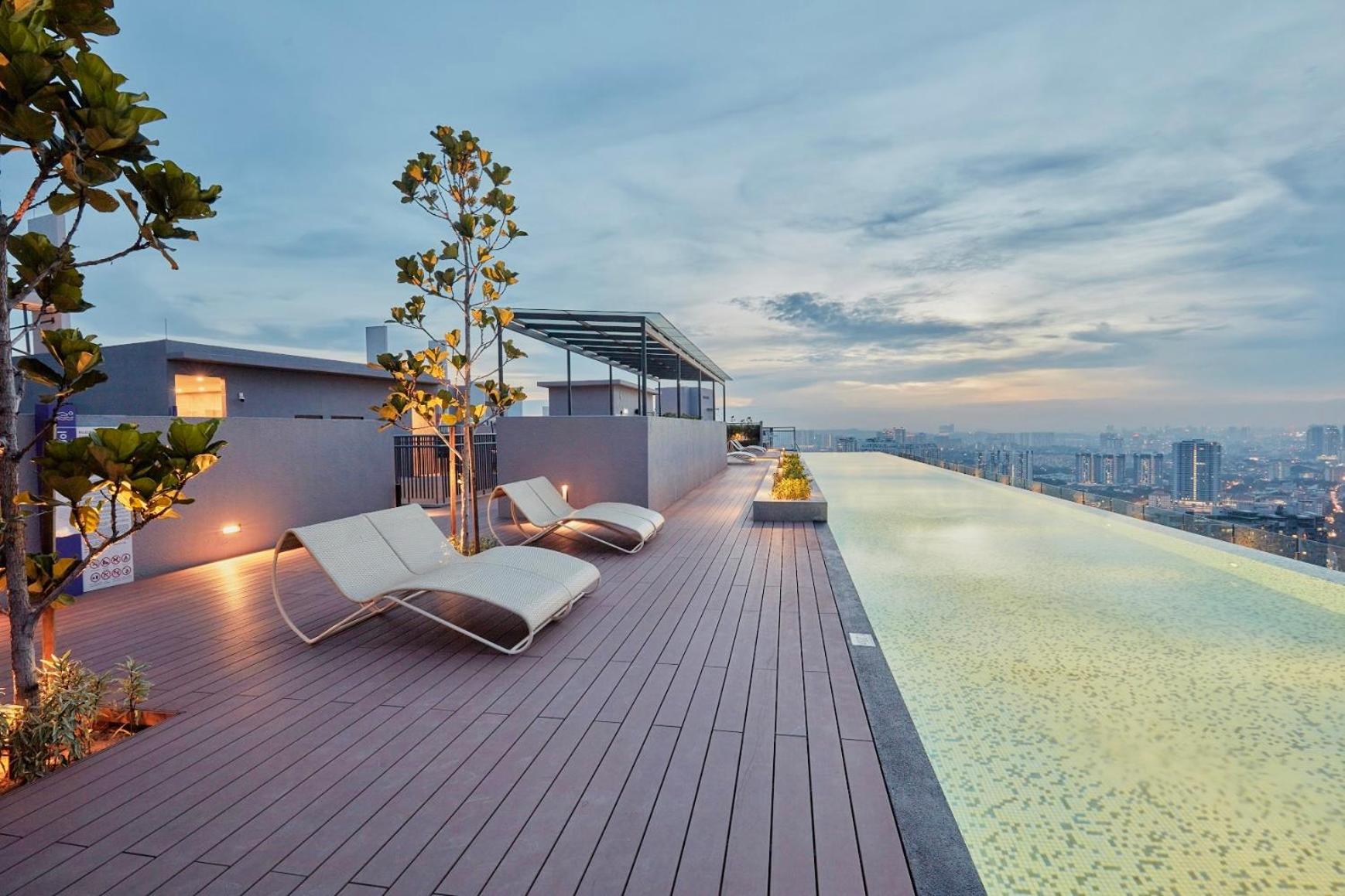 Comfy Private Room with Infinity Pool