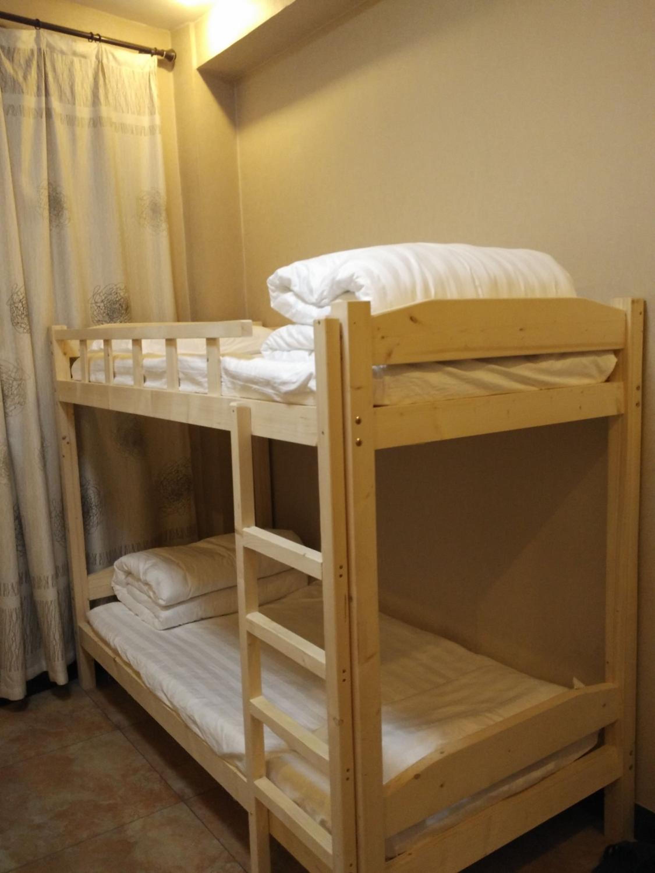Huashan International Youth Hostel