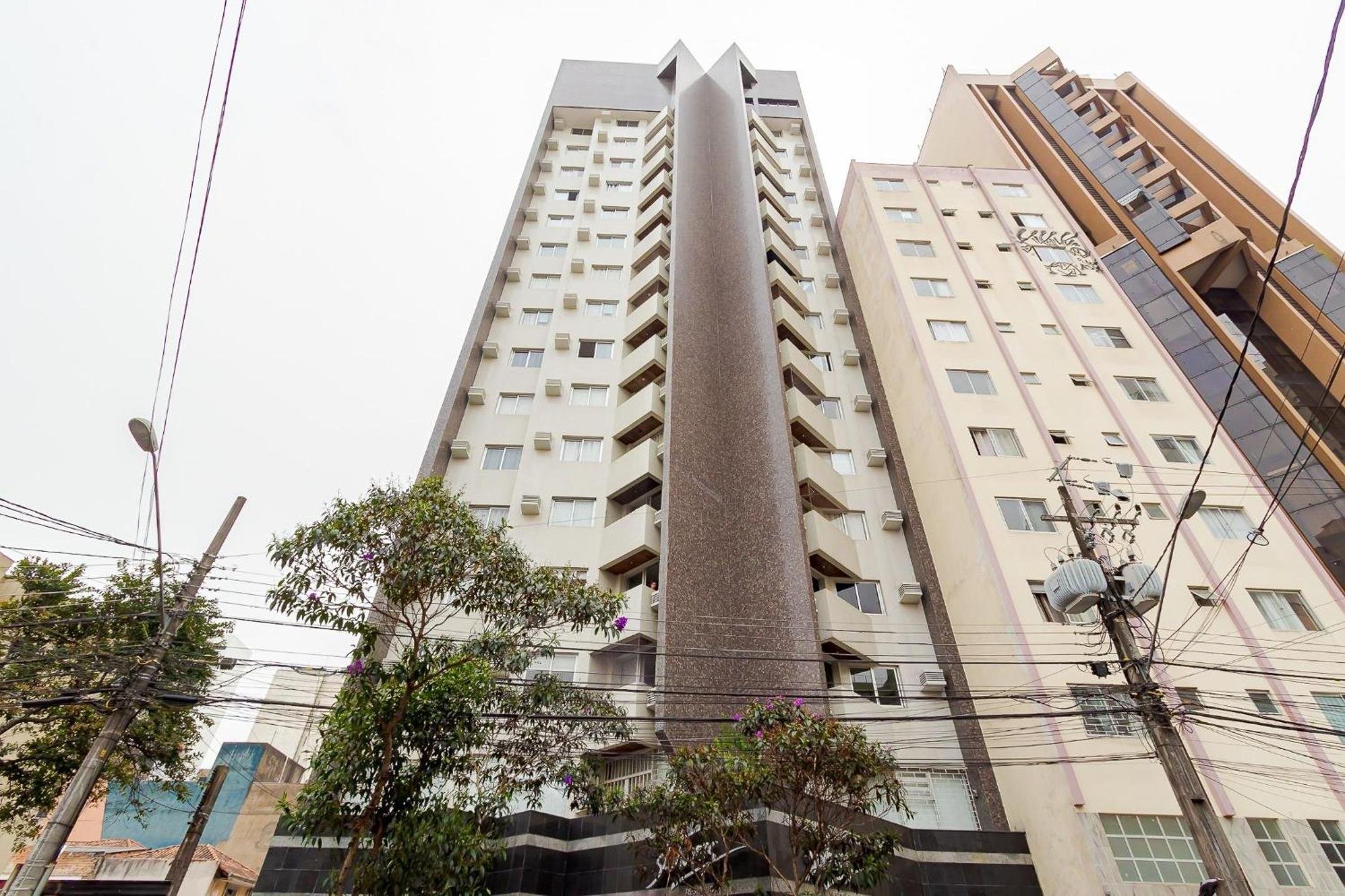 Ed St Thomas | No melhor local do centro de Curitiba | Gonzaga Stays