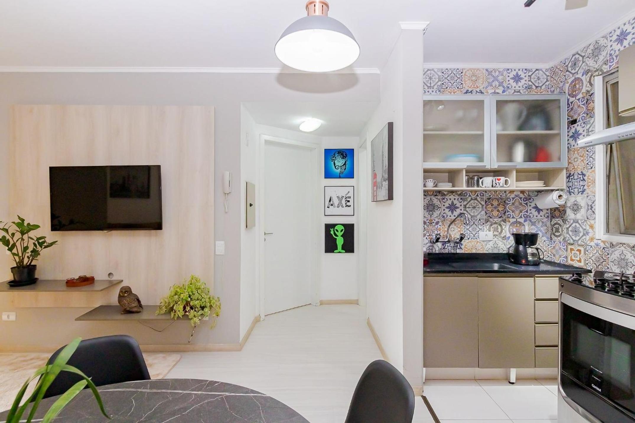 Ed St Thomas | No melhor local do centro de Curitiba | Gonzaga Stays