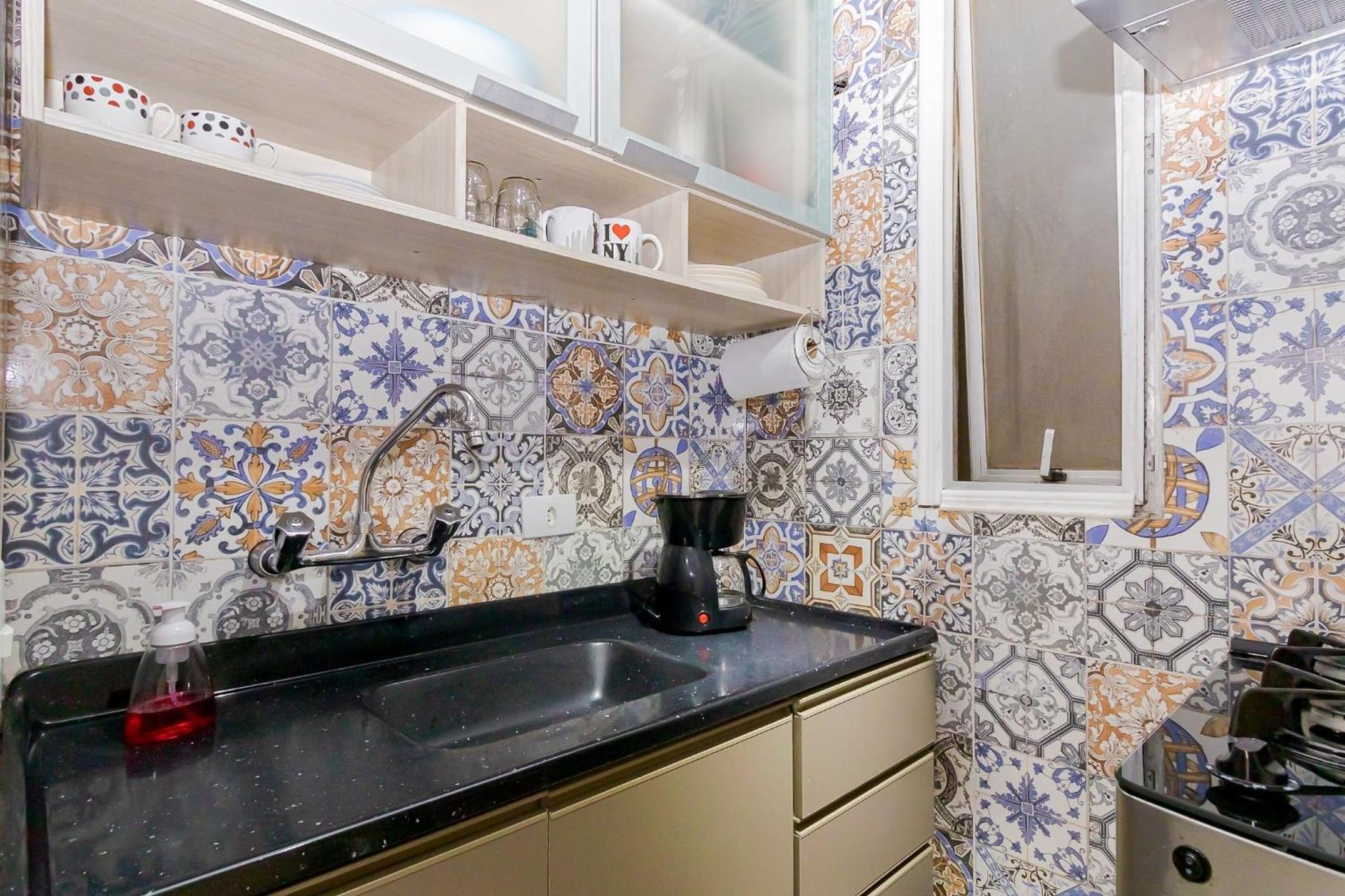 Ed St Thomas | No melhor local do centro de Curitiba | Gonzaga Stays