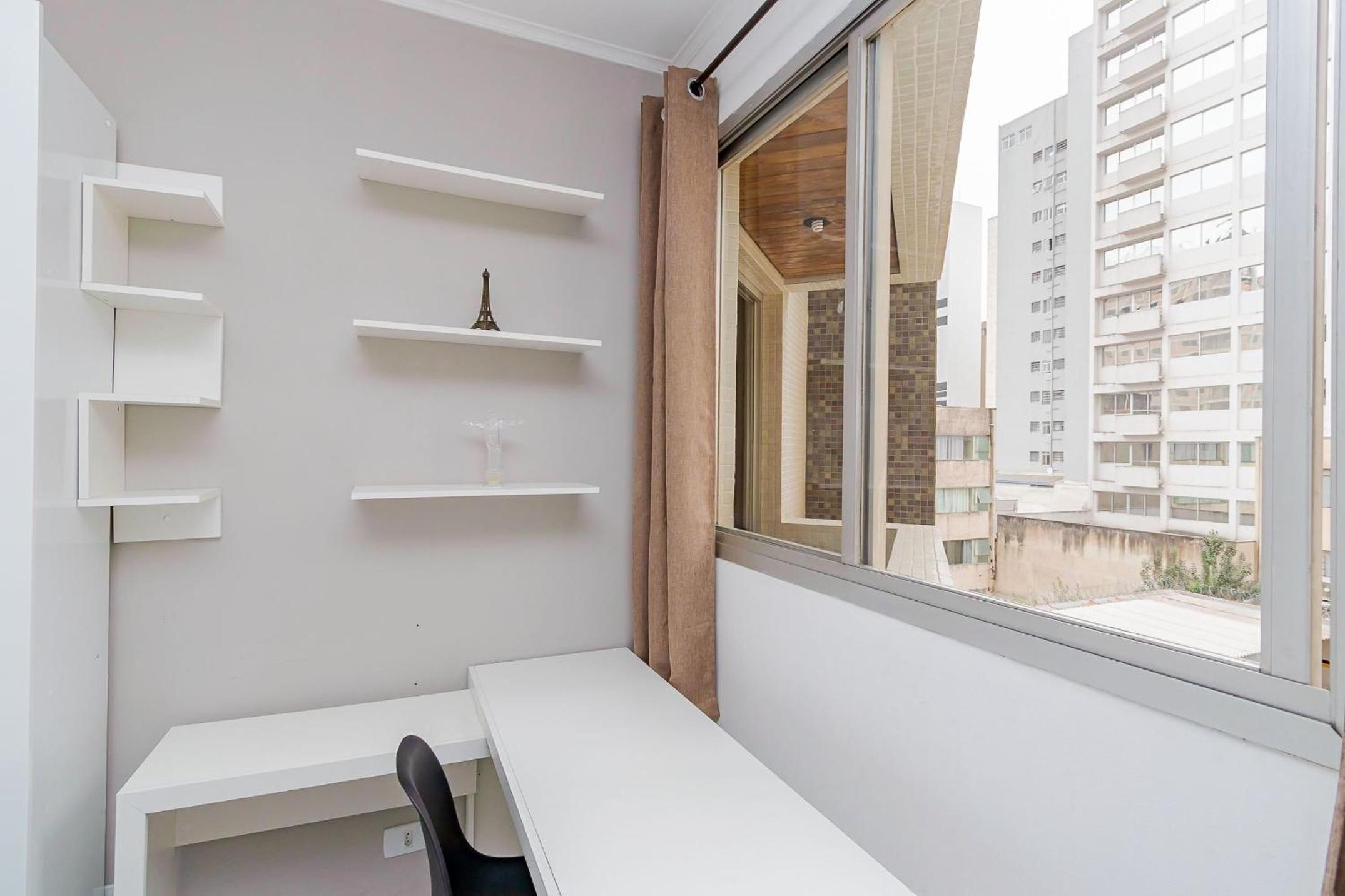 Ed St Thomas | No melhor local do centro de Curitiba | Gonzaga Stays