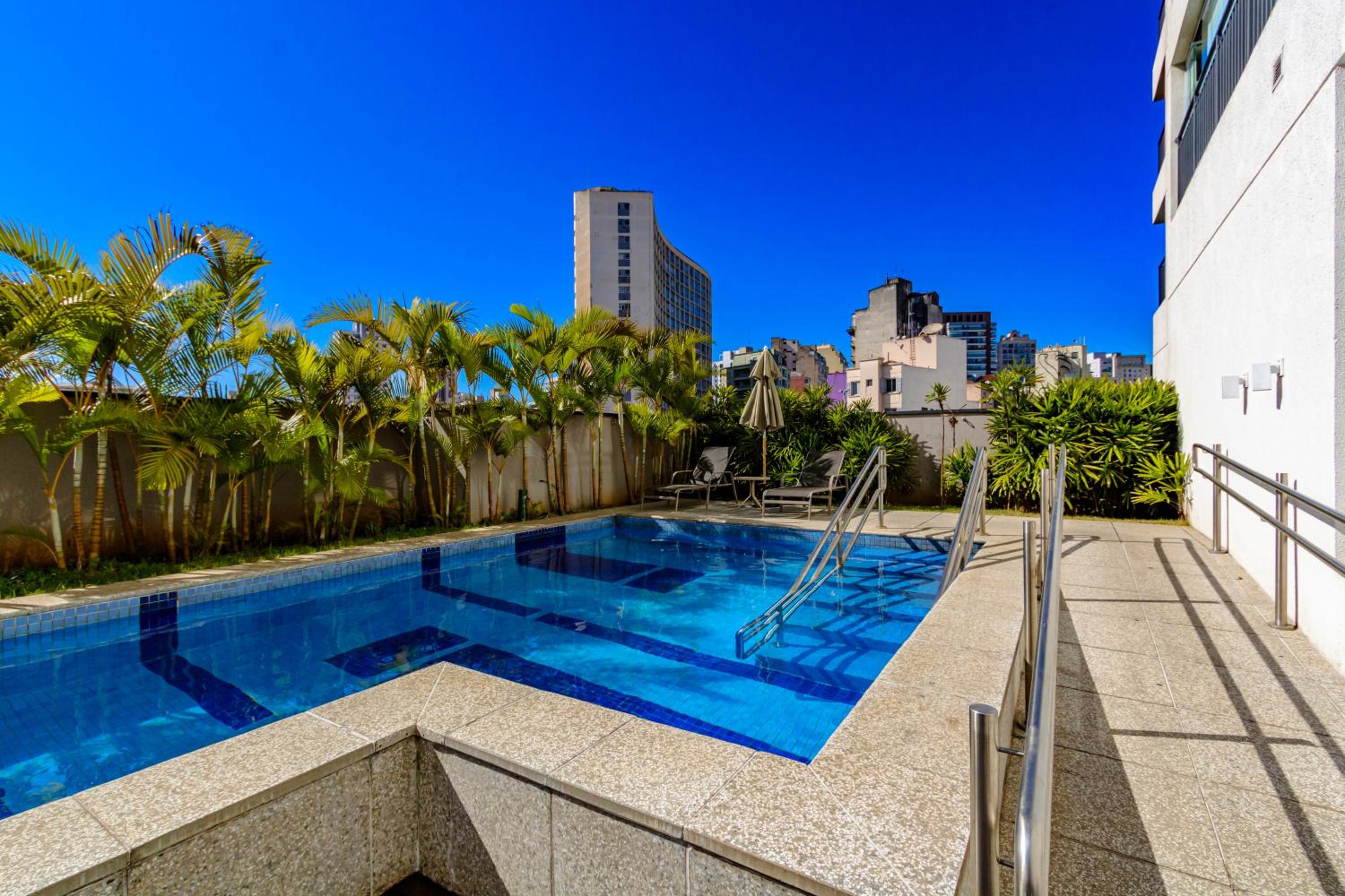 FLAT COMPLETO no METRÔ SANTA CECILIA com PISCINA - SAUNA - GARAGEM