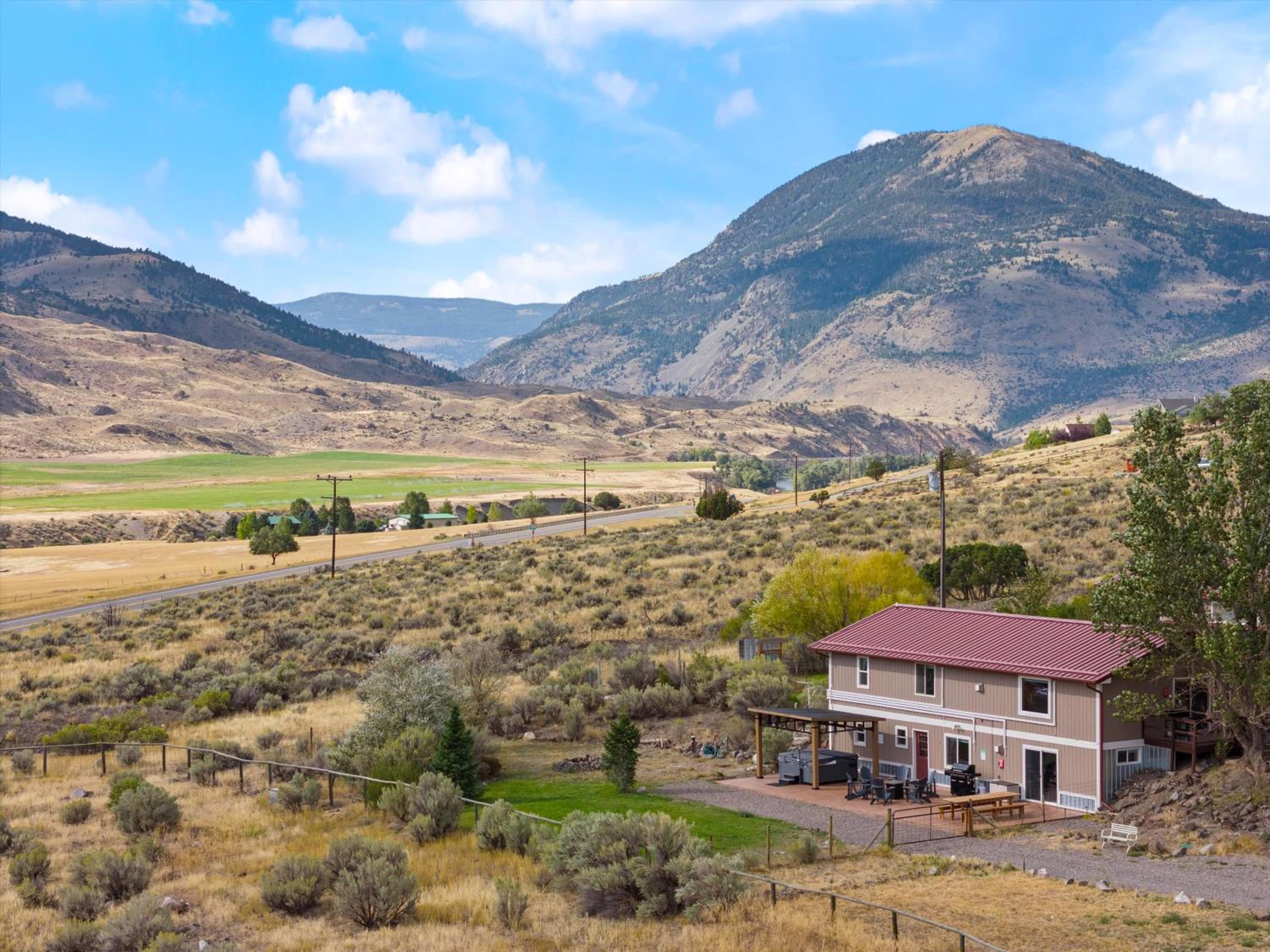 Yellowstone Treasure Retreat