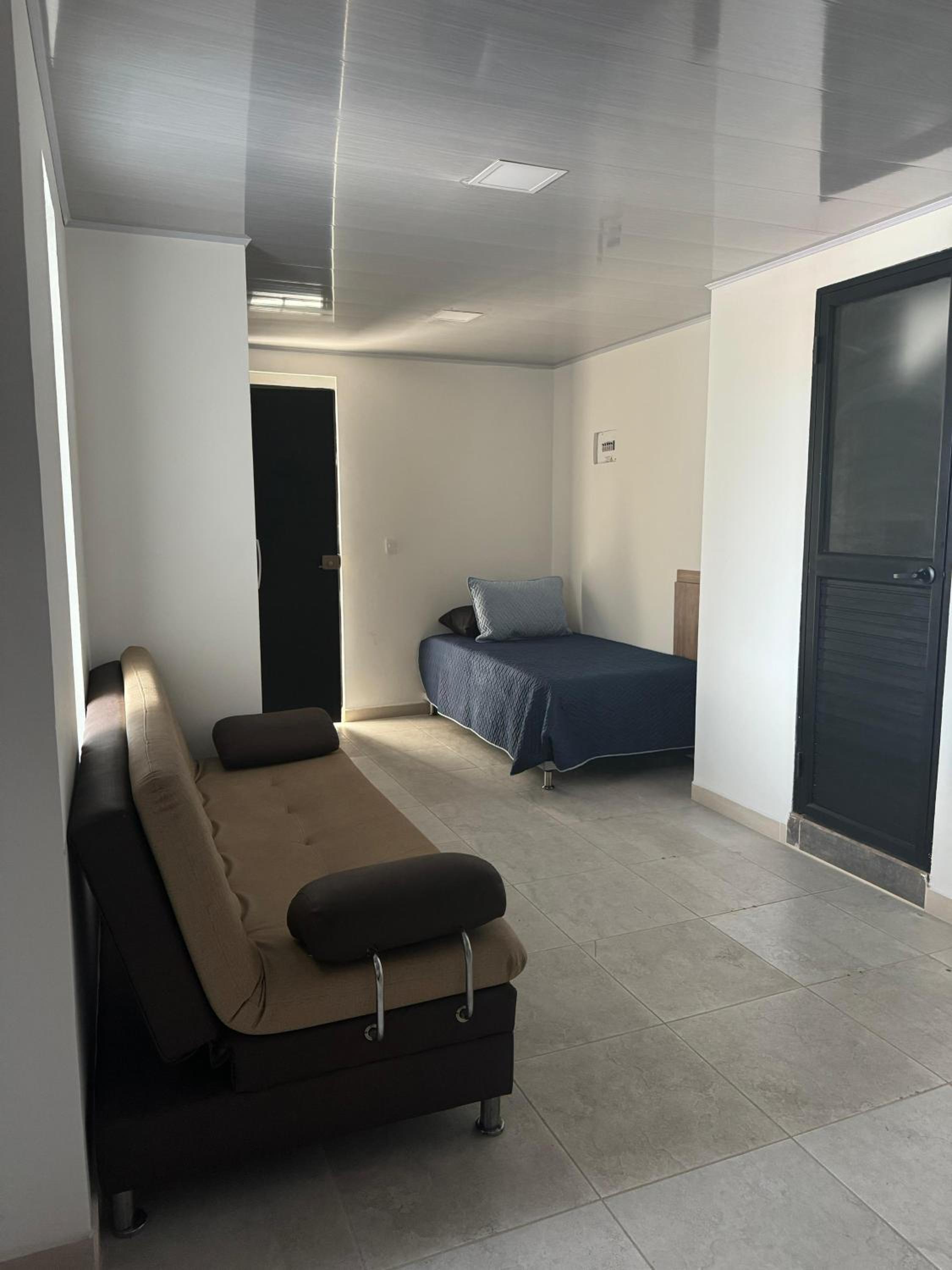 Apartaestudio amoblado barrio la pradera