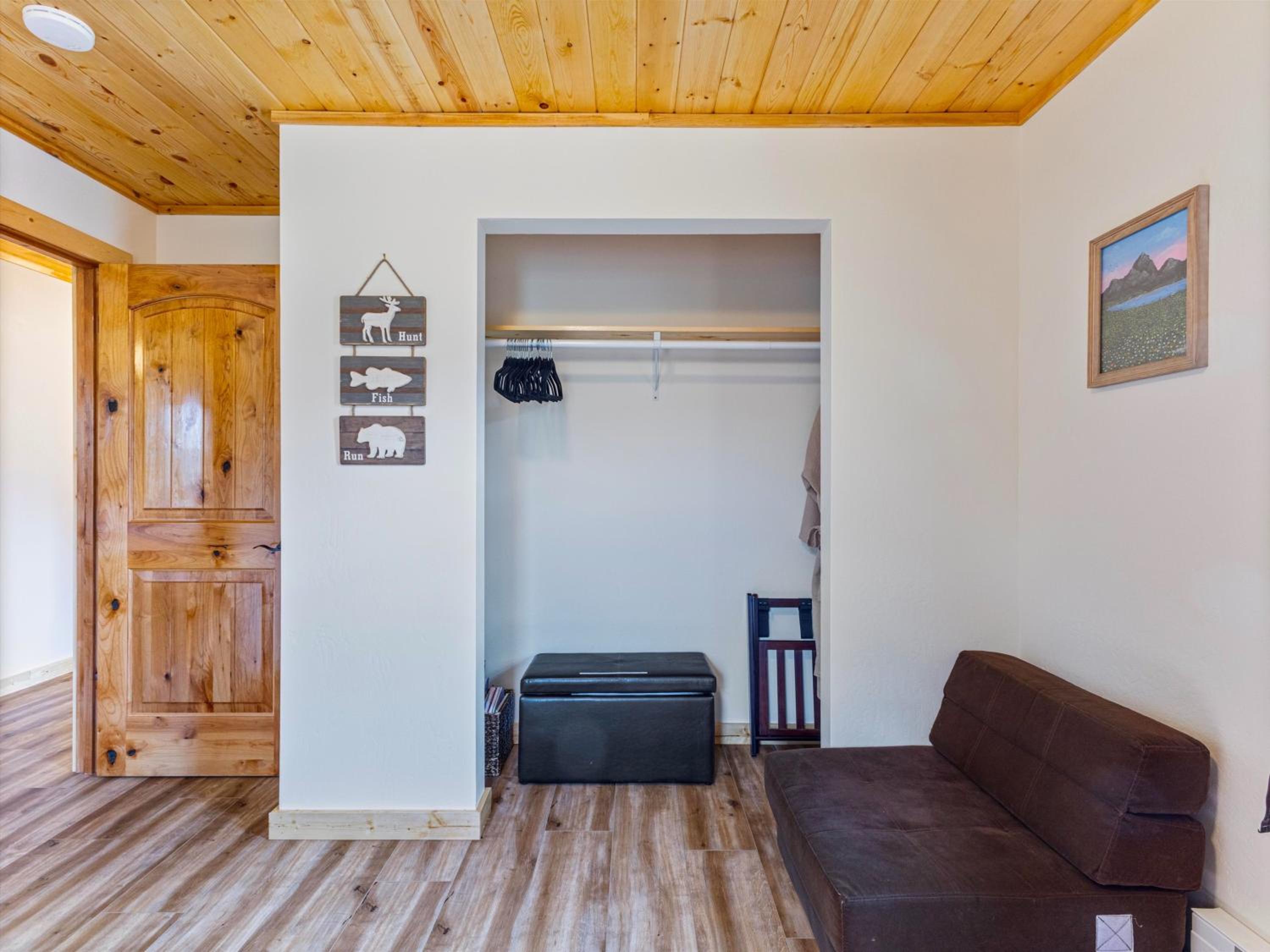 Yellowstone Treasure Retreat