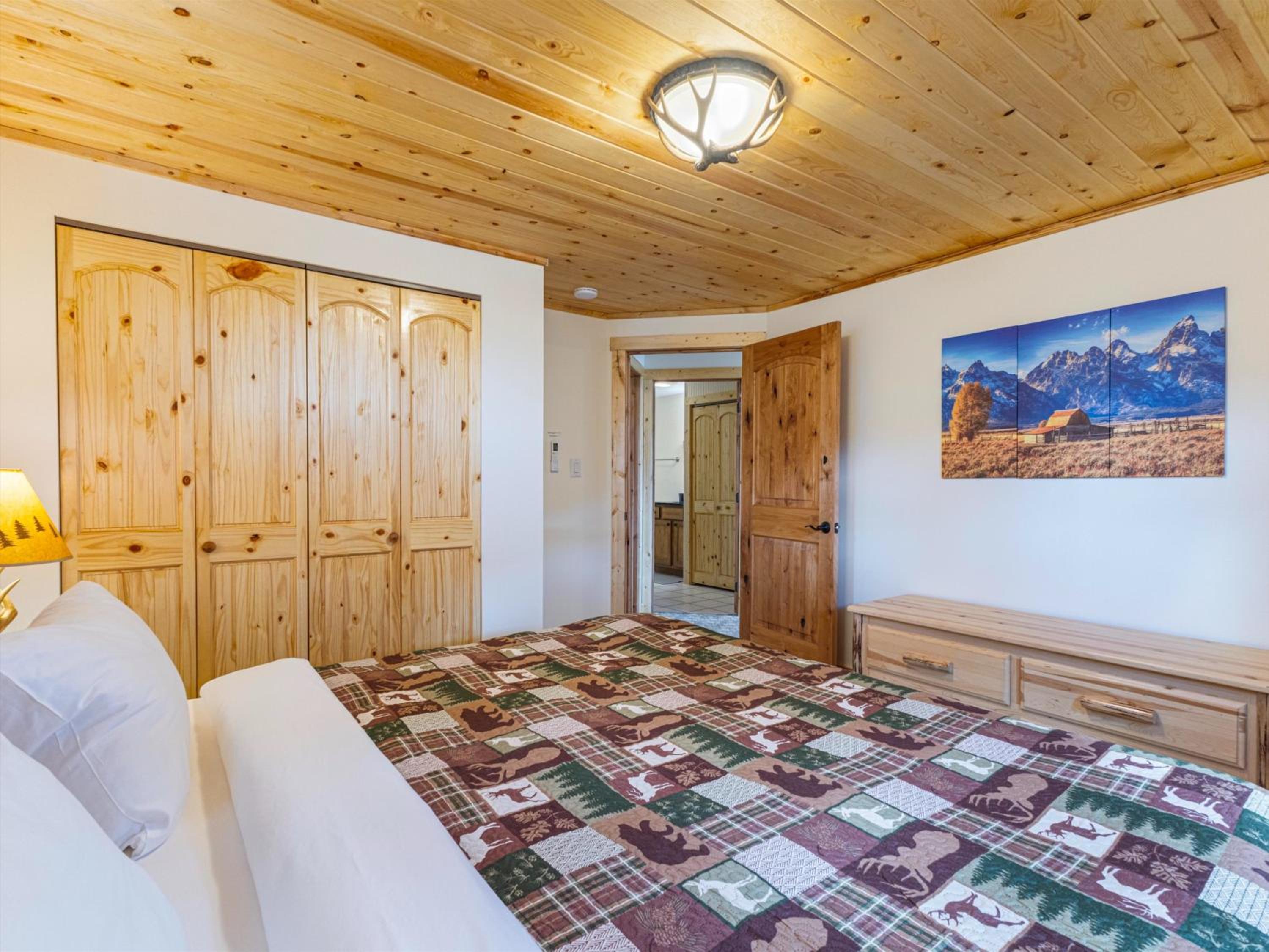 Yellowstone Treasure Retreat