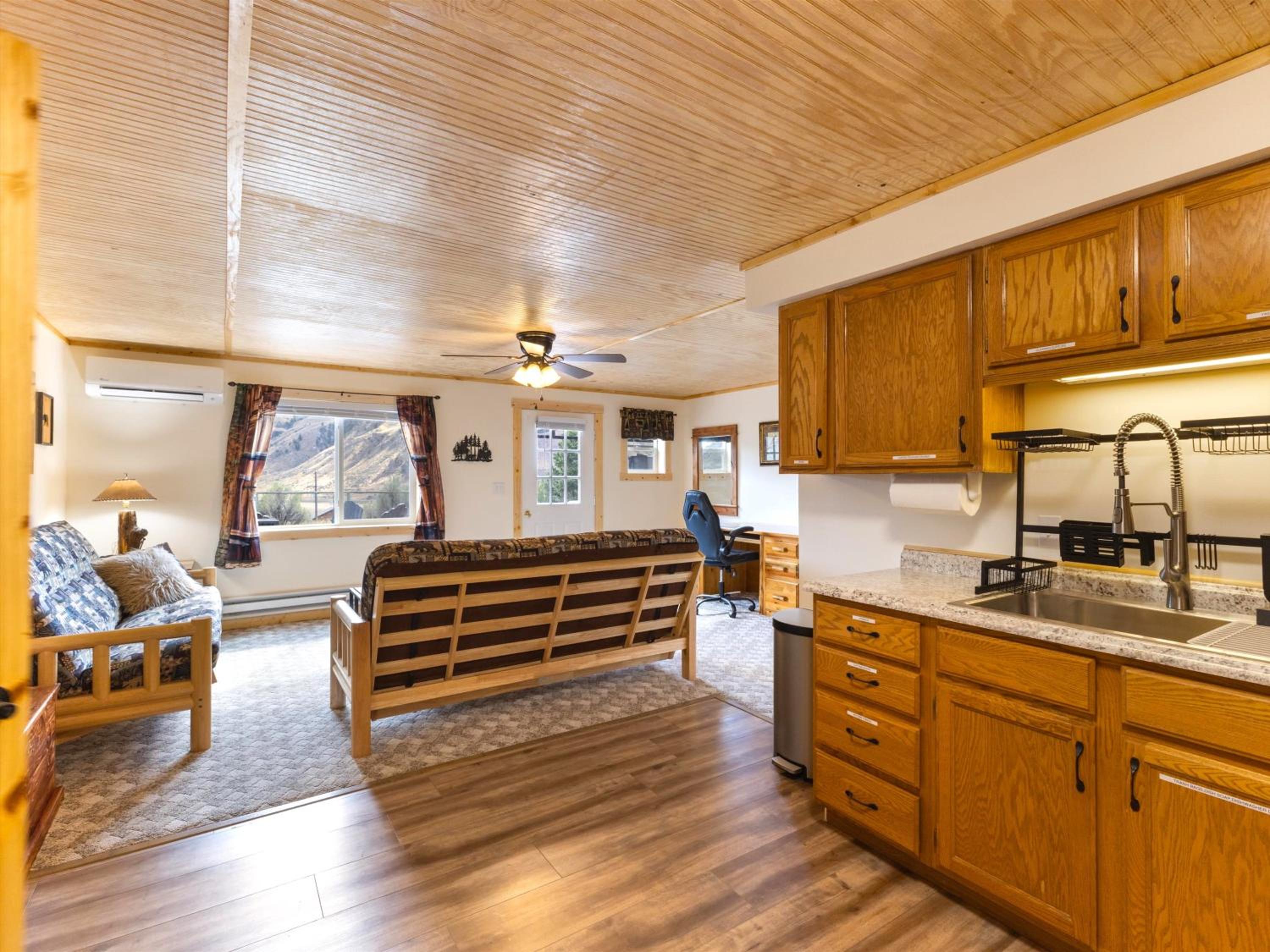 Yellowstone Treasure Retreat