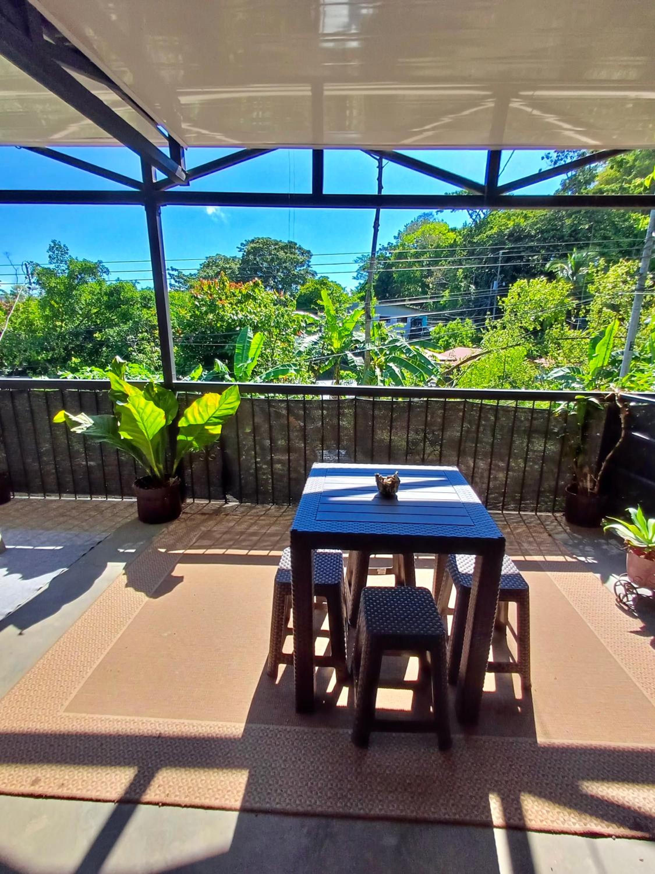 Rose House Manuel Antonio