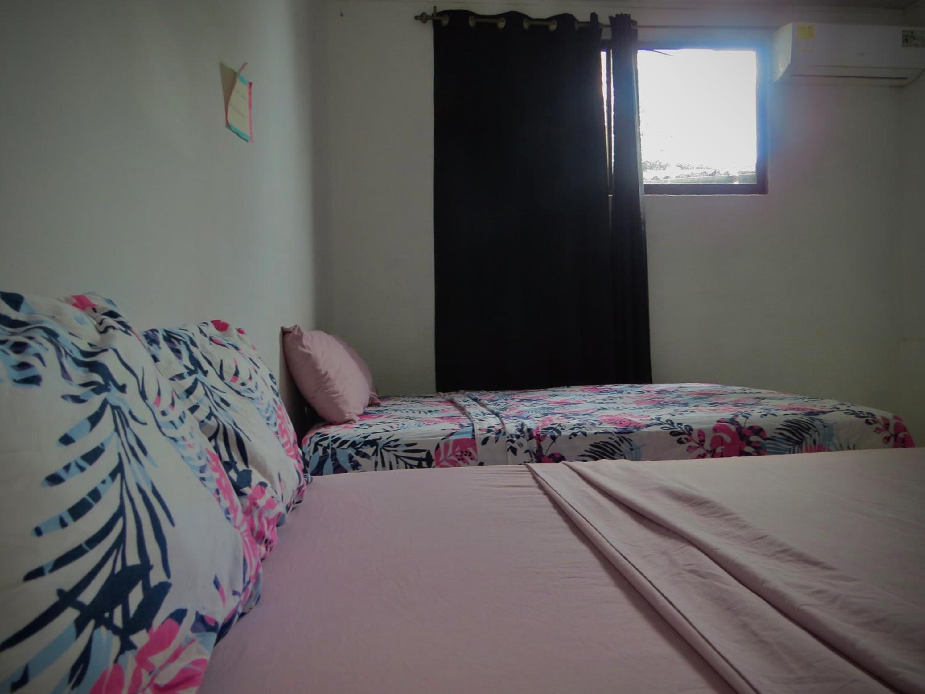Rose House Manuel Antonio