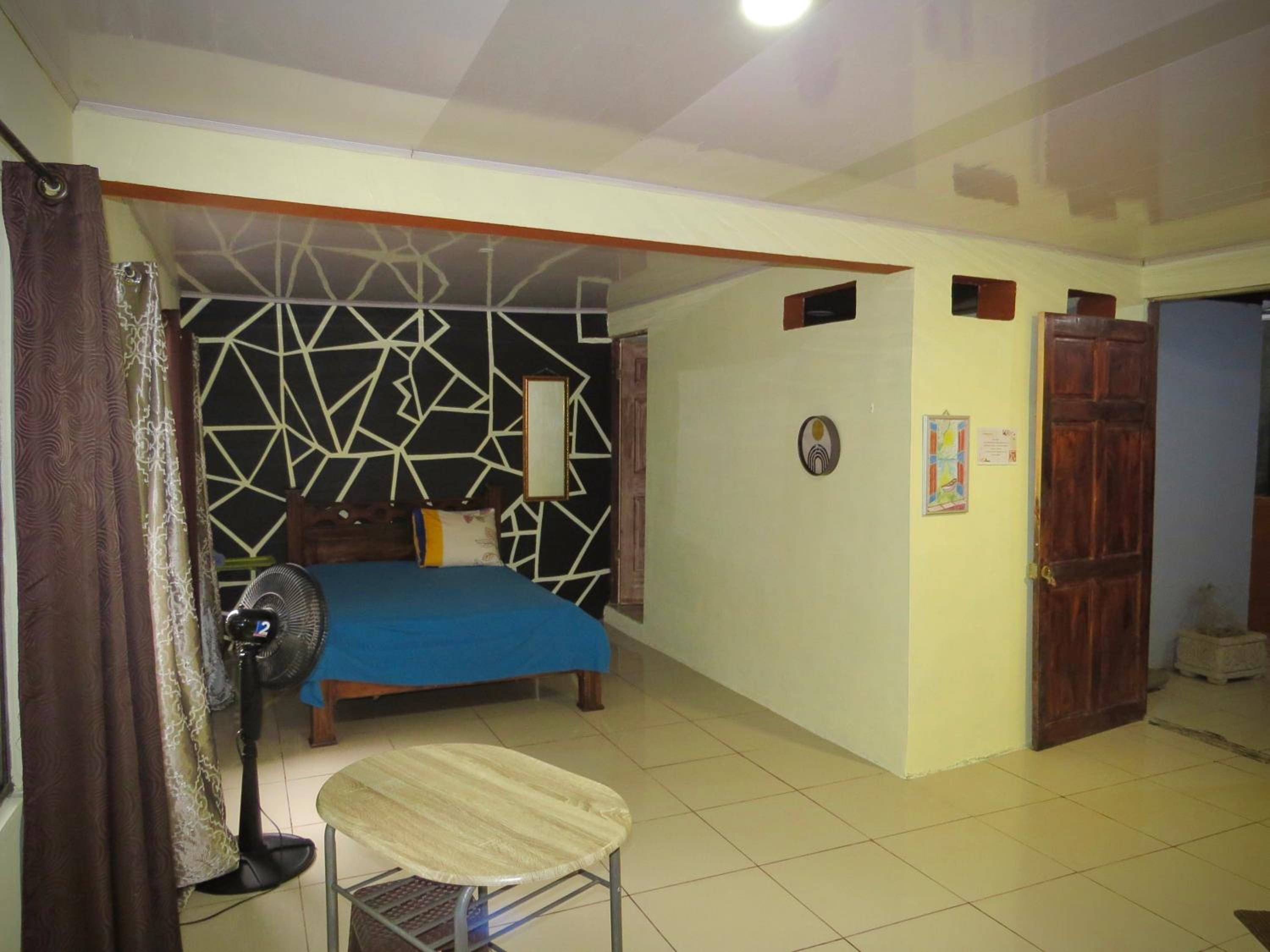 Rose House Manuel Antonio