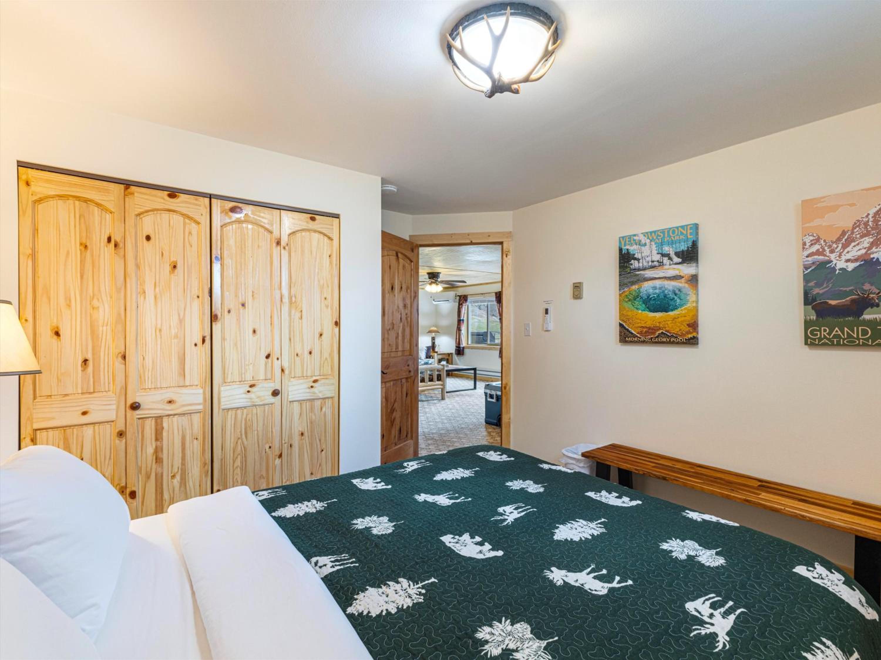 Yellowstone Treasure Retreat