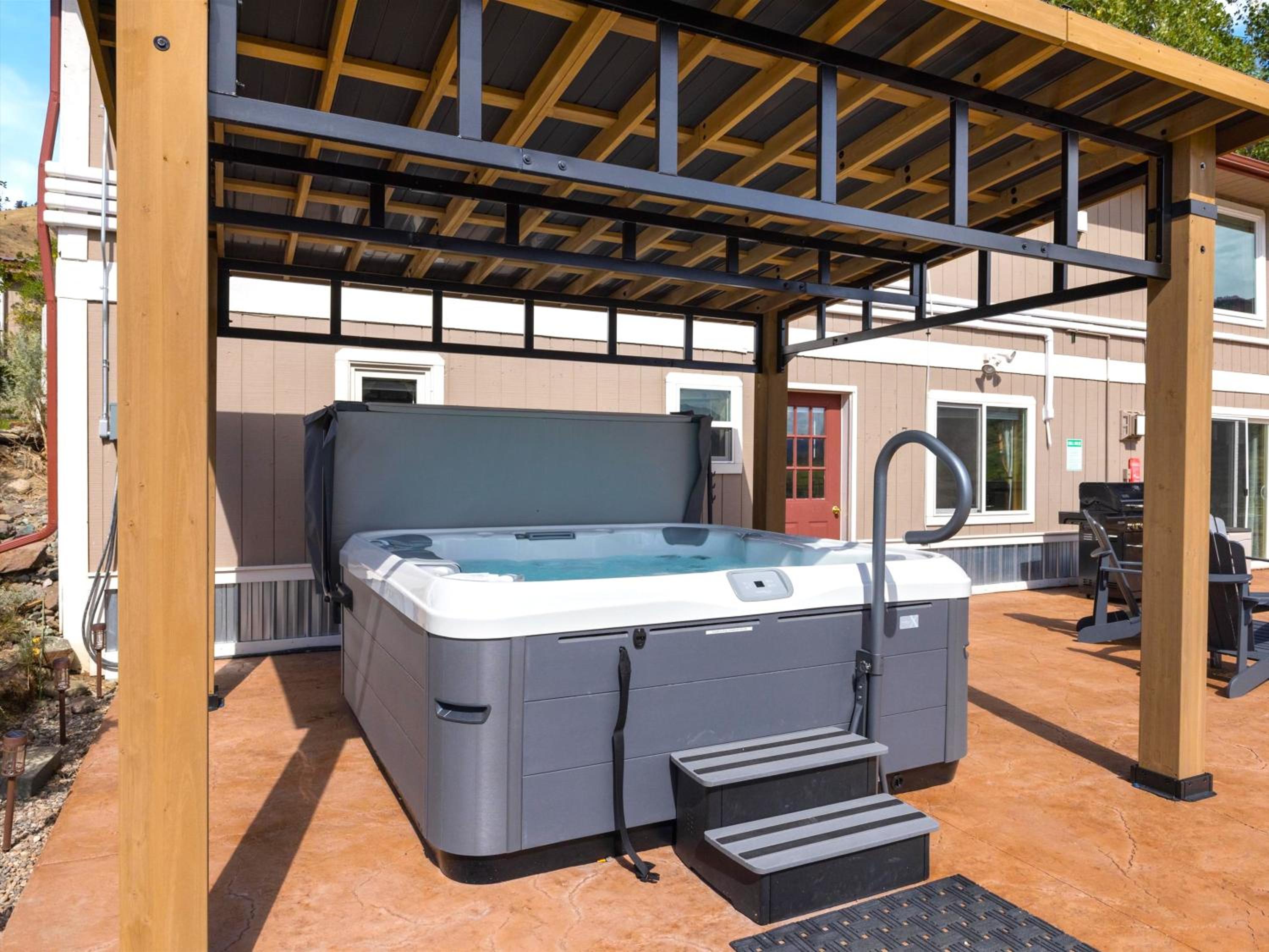Yellowstone Treasure Retreat